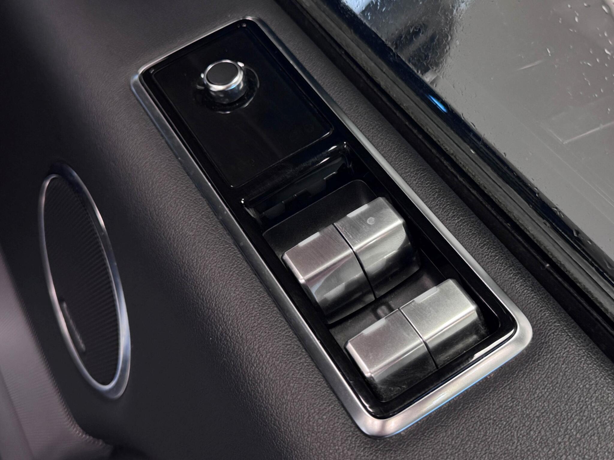 Land Rover Range Rover Sport view 19