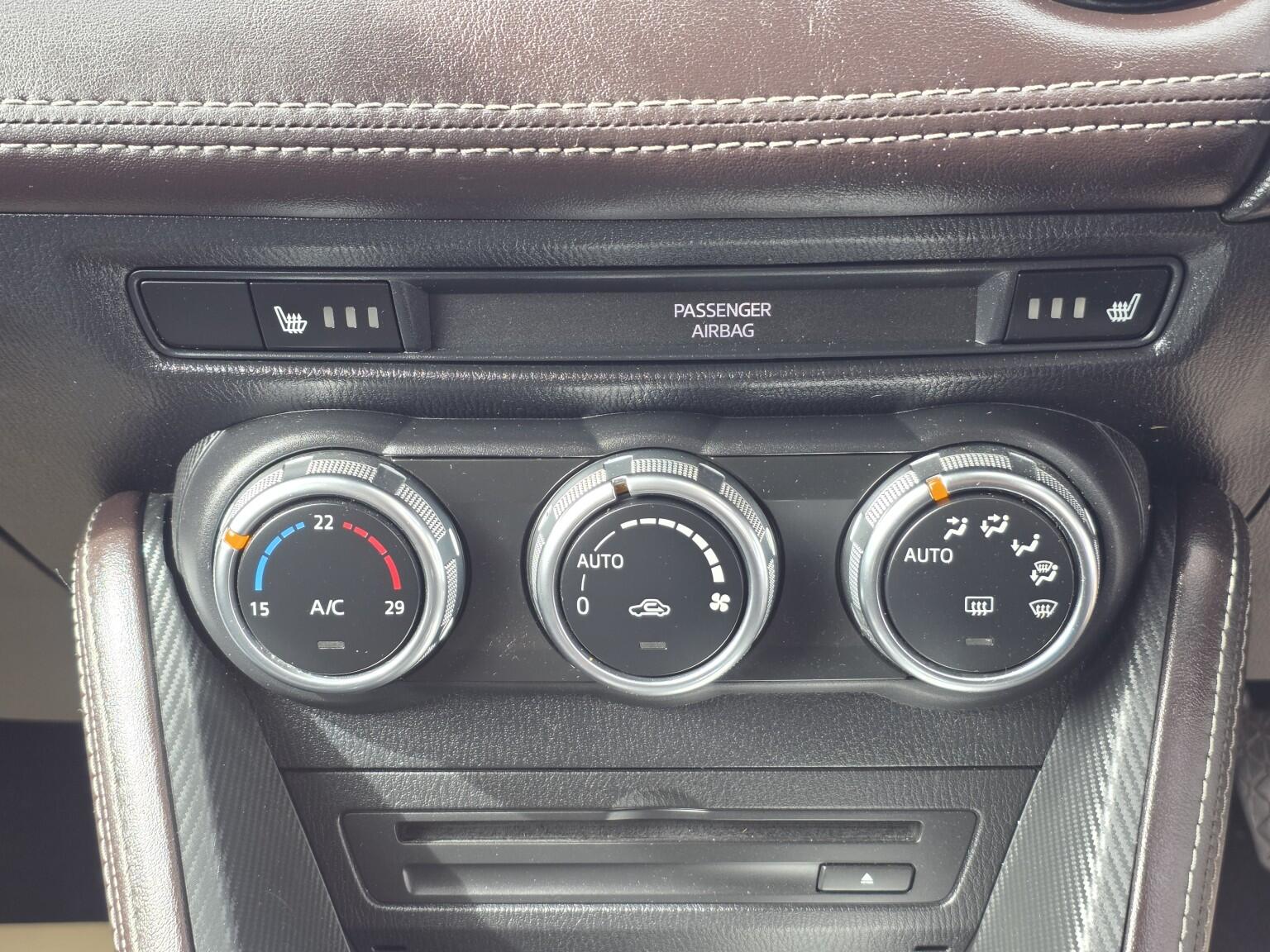 Mazda Mazda2 view 21