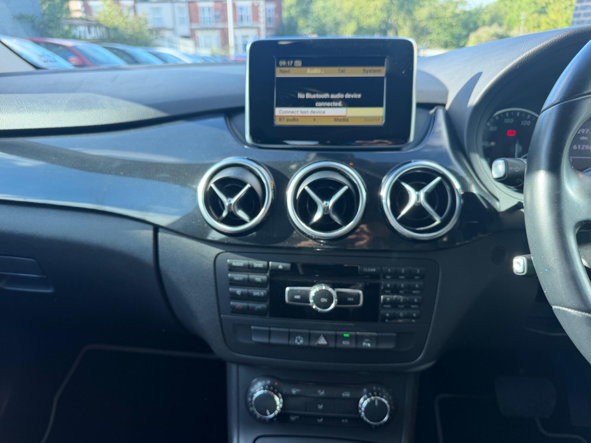 Mercedes-Benz B-Class view 32