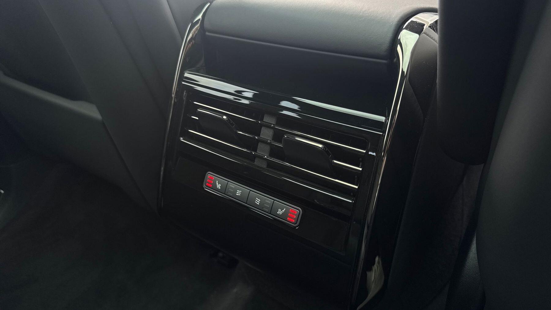 Land Rover Range Rover Sport view 18