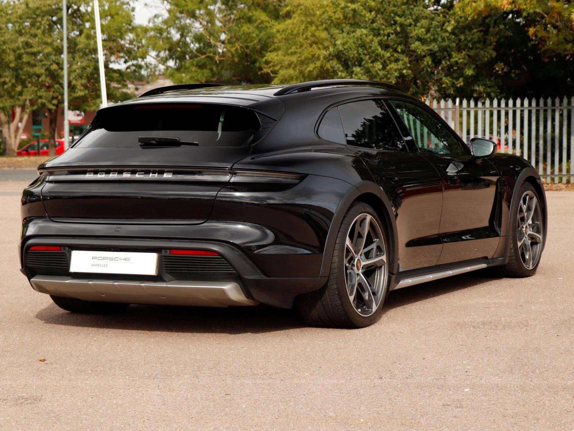 Porsche Taycan view 34