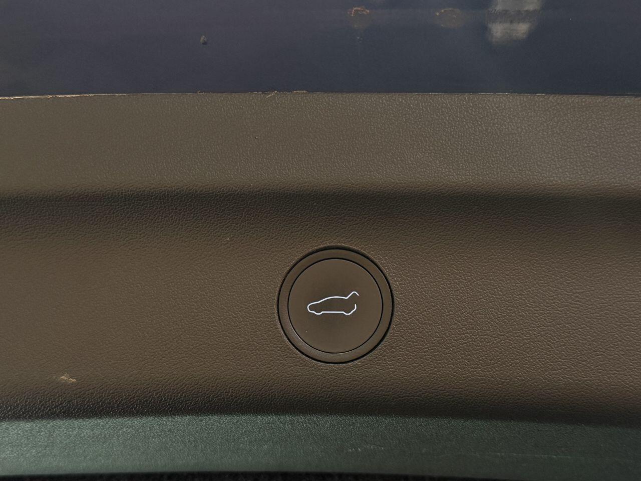 Tesla Model Y view 18
