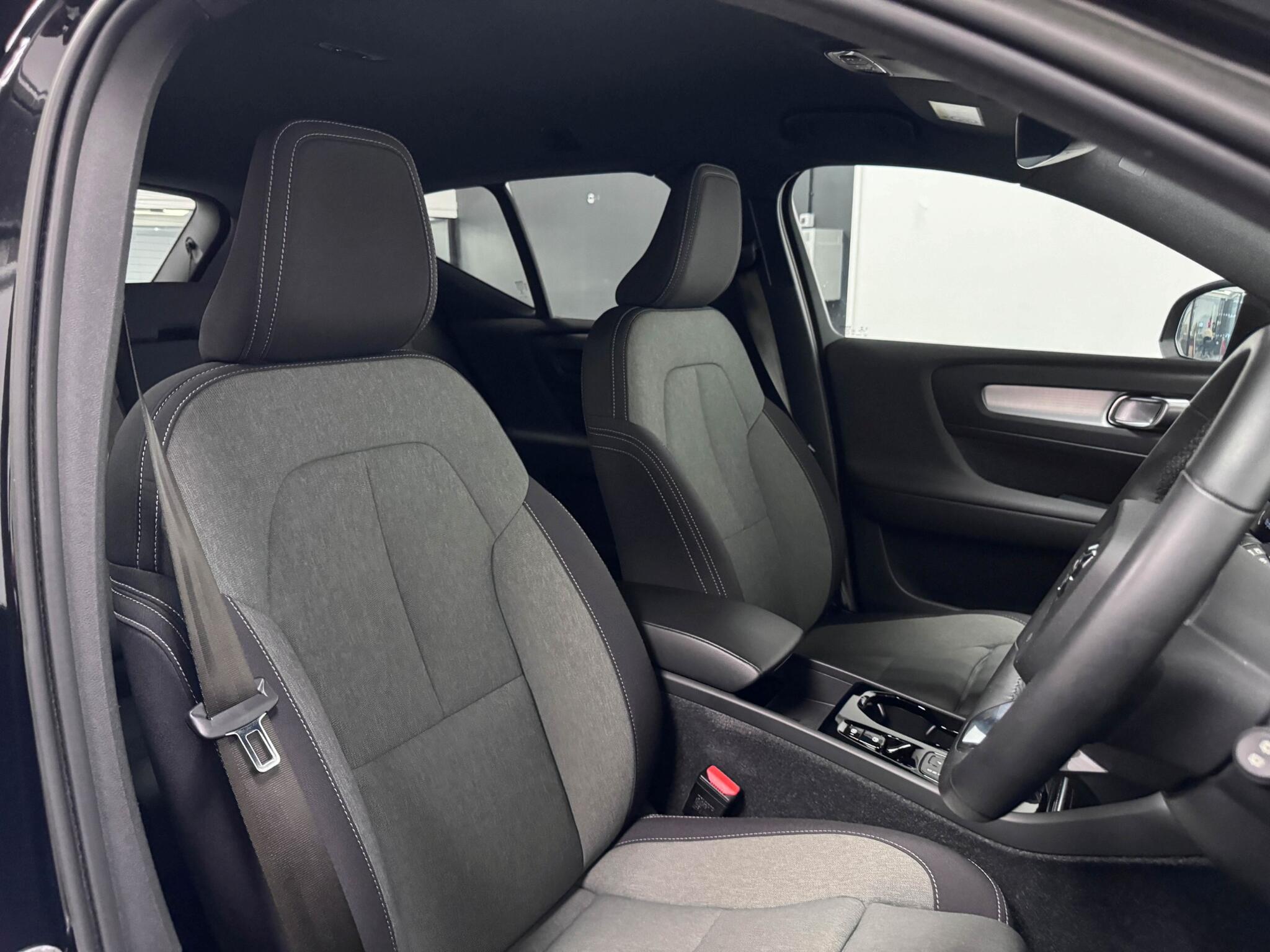 Volvo XC40 view 29