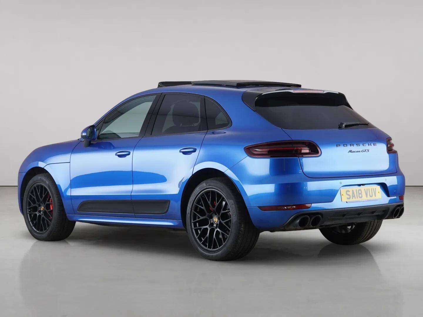 Porsche Macan view 6