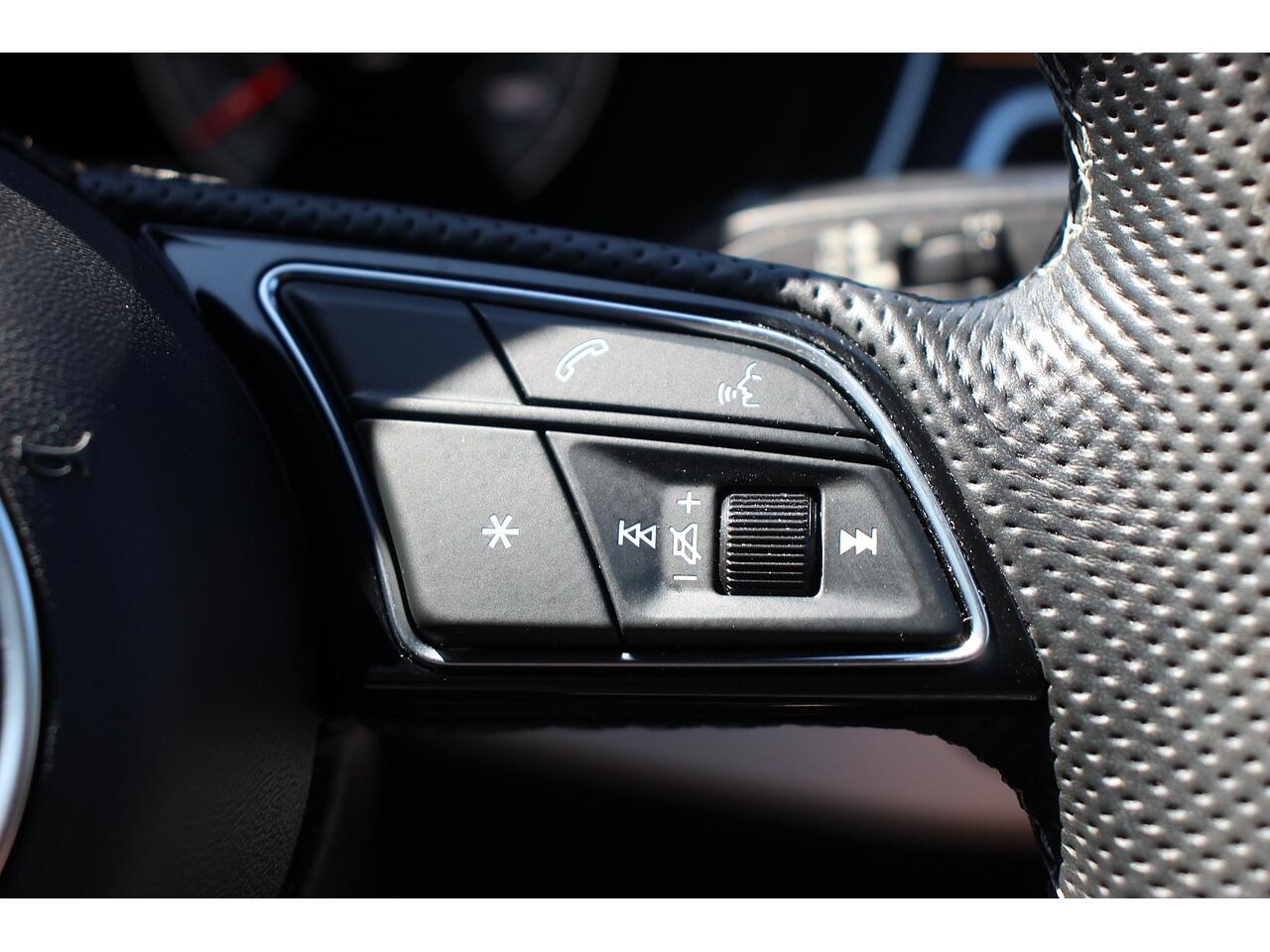 Audi A4 view 26