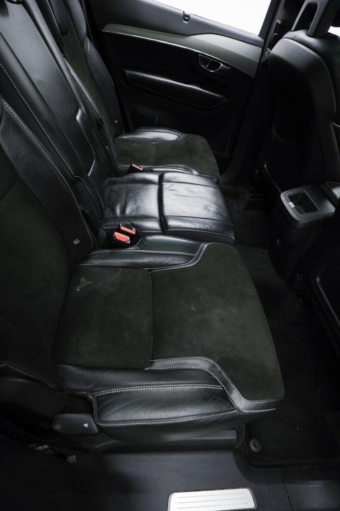 Volvo XC90 view 12