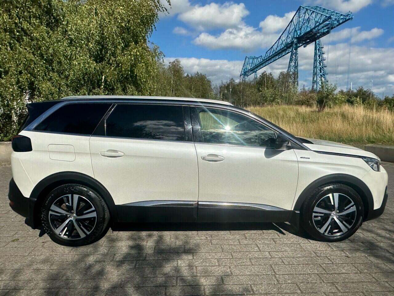 Peugeot 5008 view 6