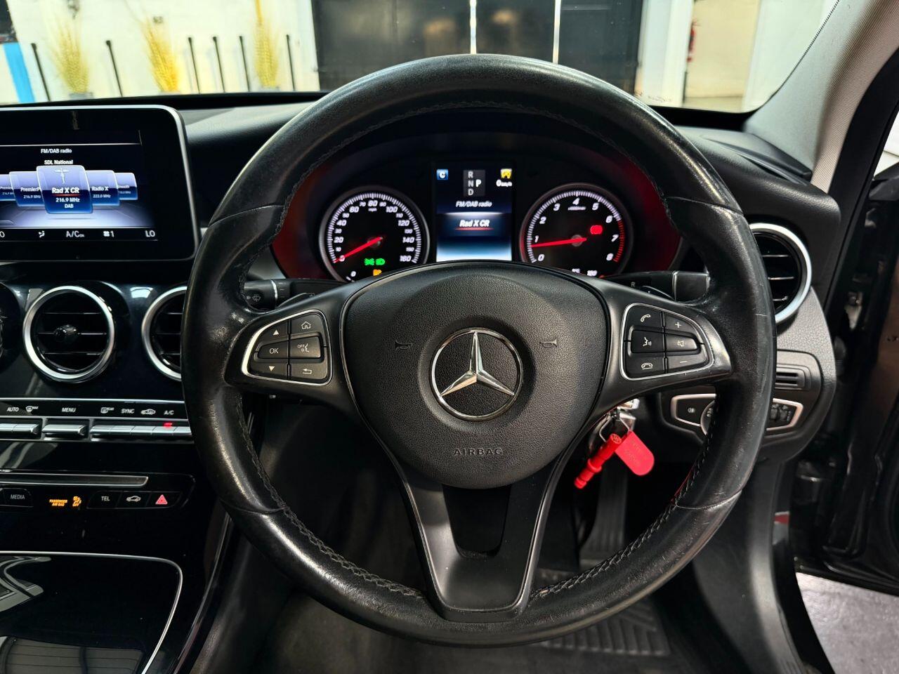 Mercedes-Benz C-Class view 27