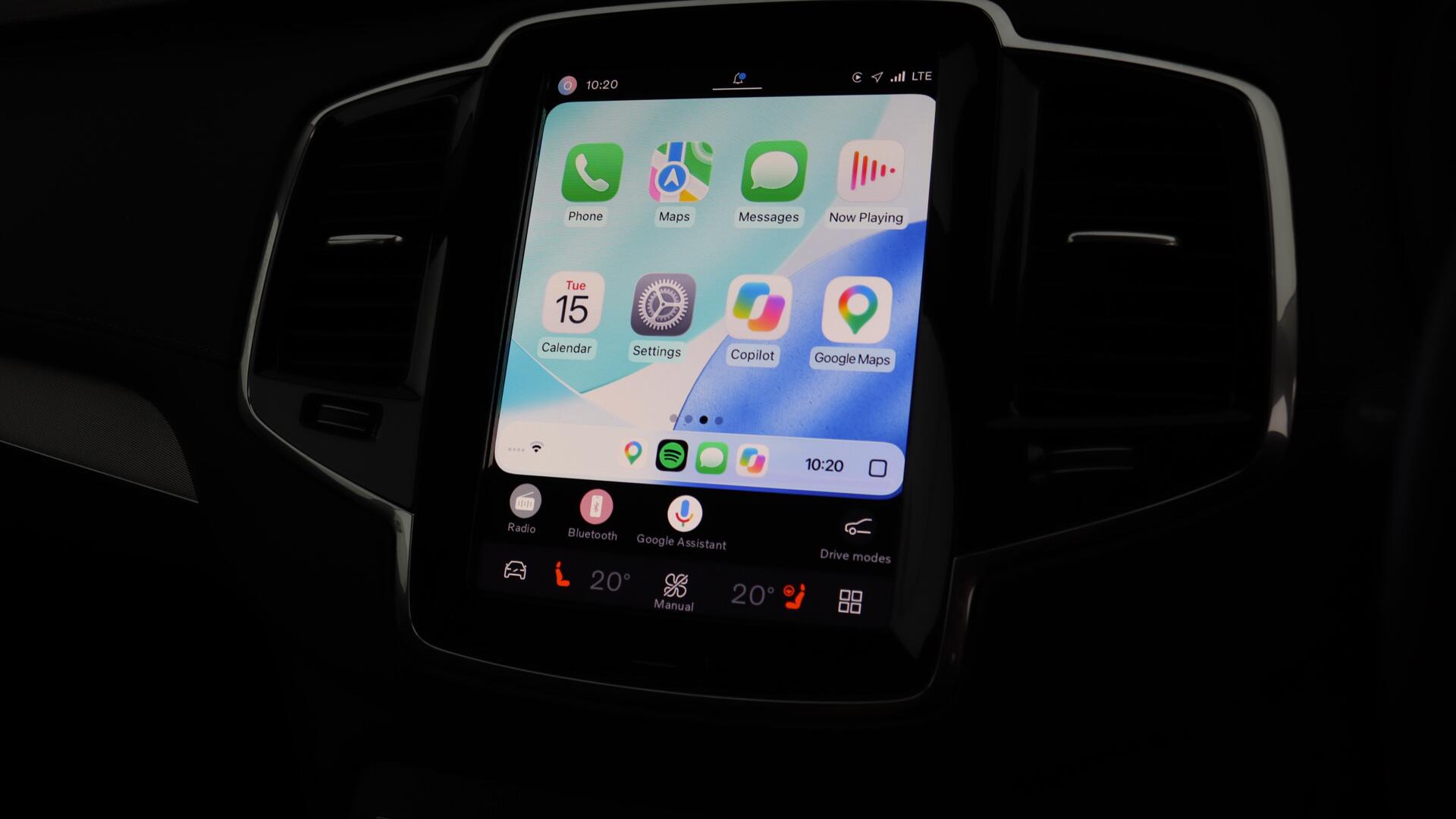 Volvo XC90 view 42