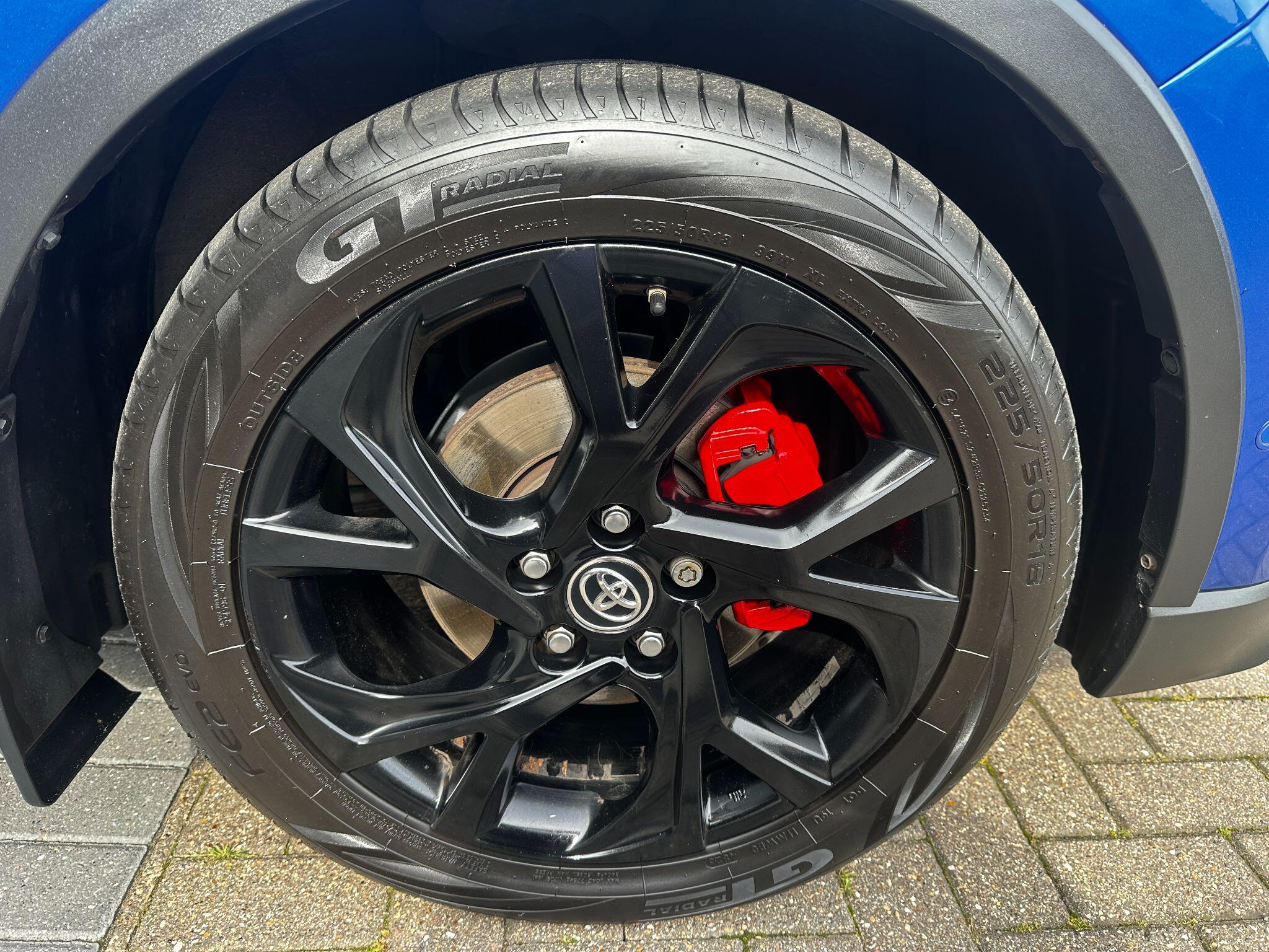 Toyota C-HR view 8