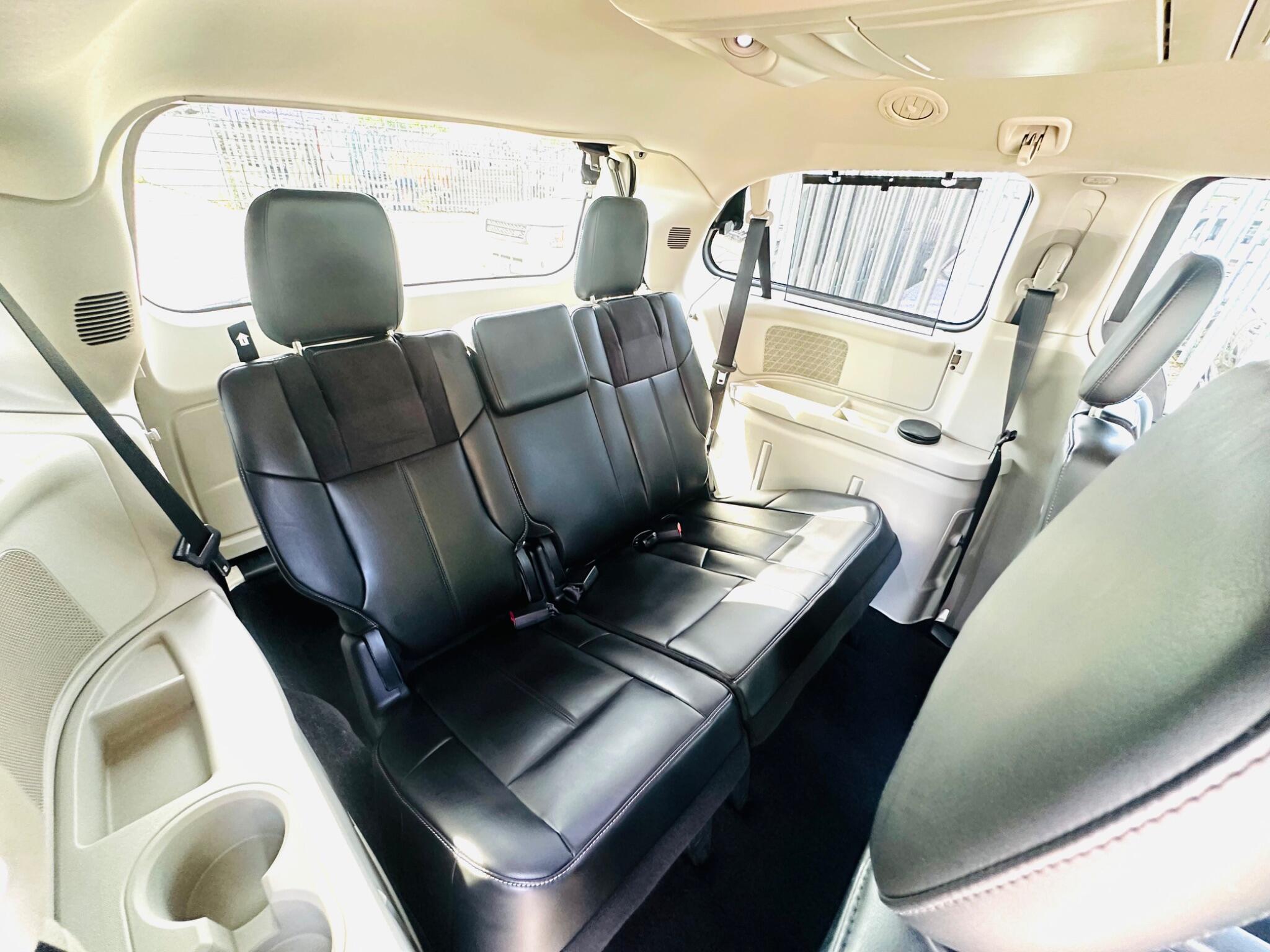 Chrysler Grand Voyager view 5