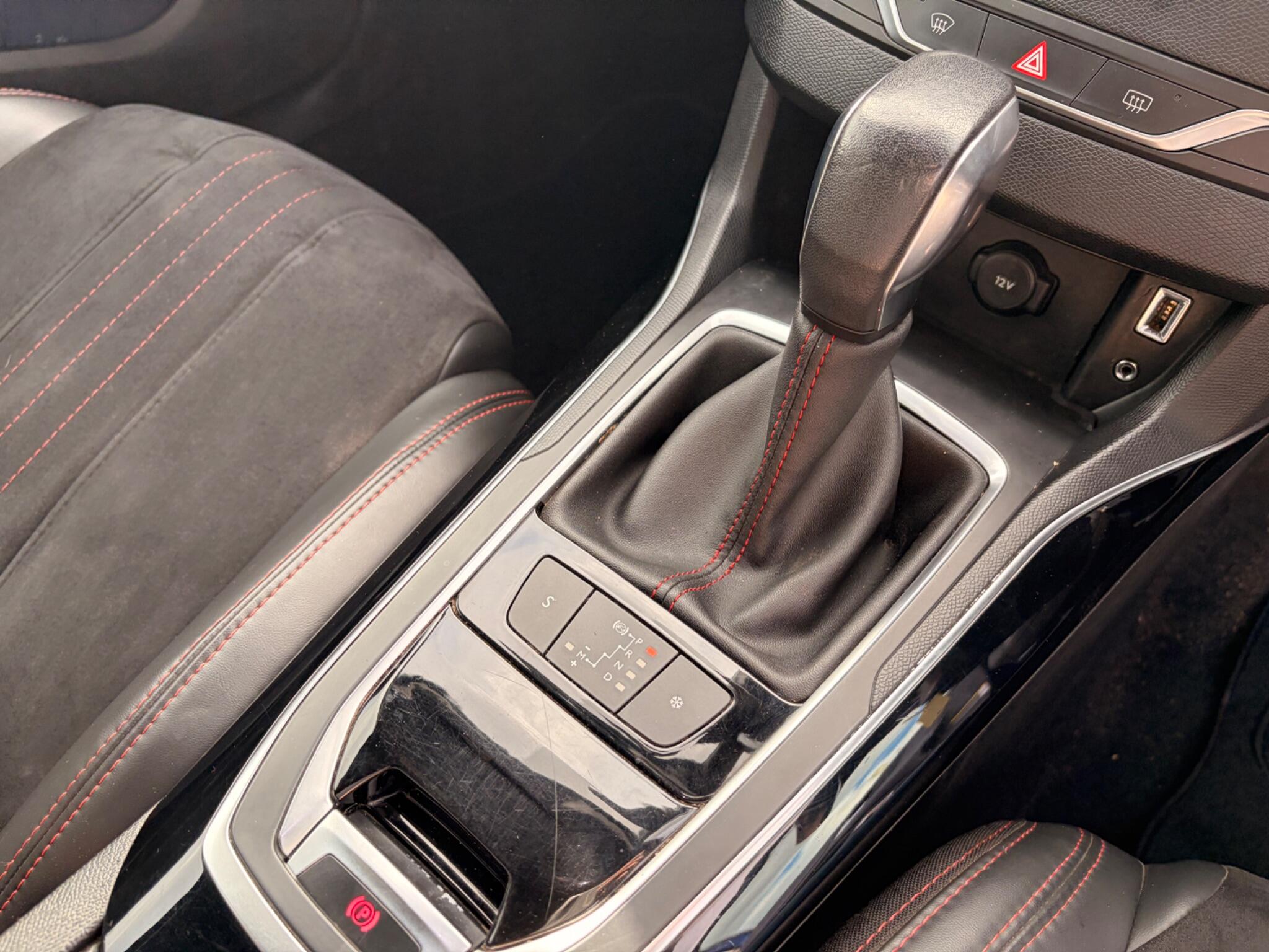 Peugeot 308 view 13