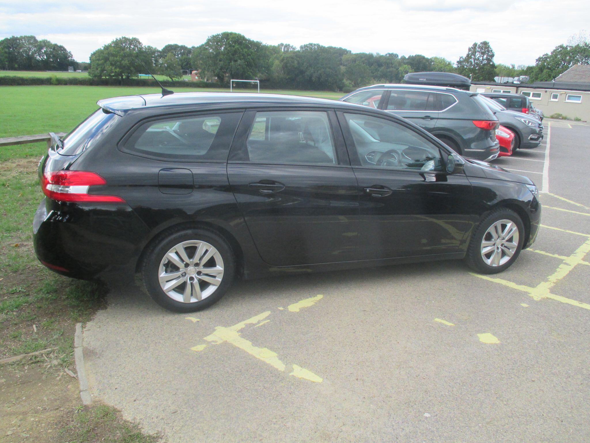 Peugeot 308 SW view 11