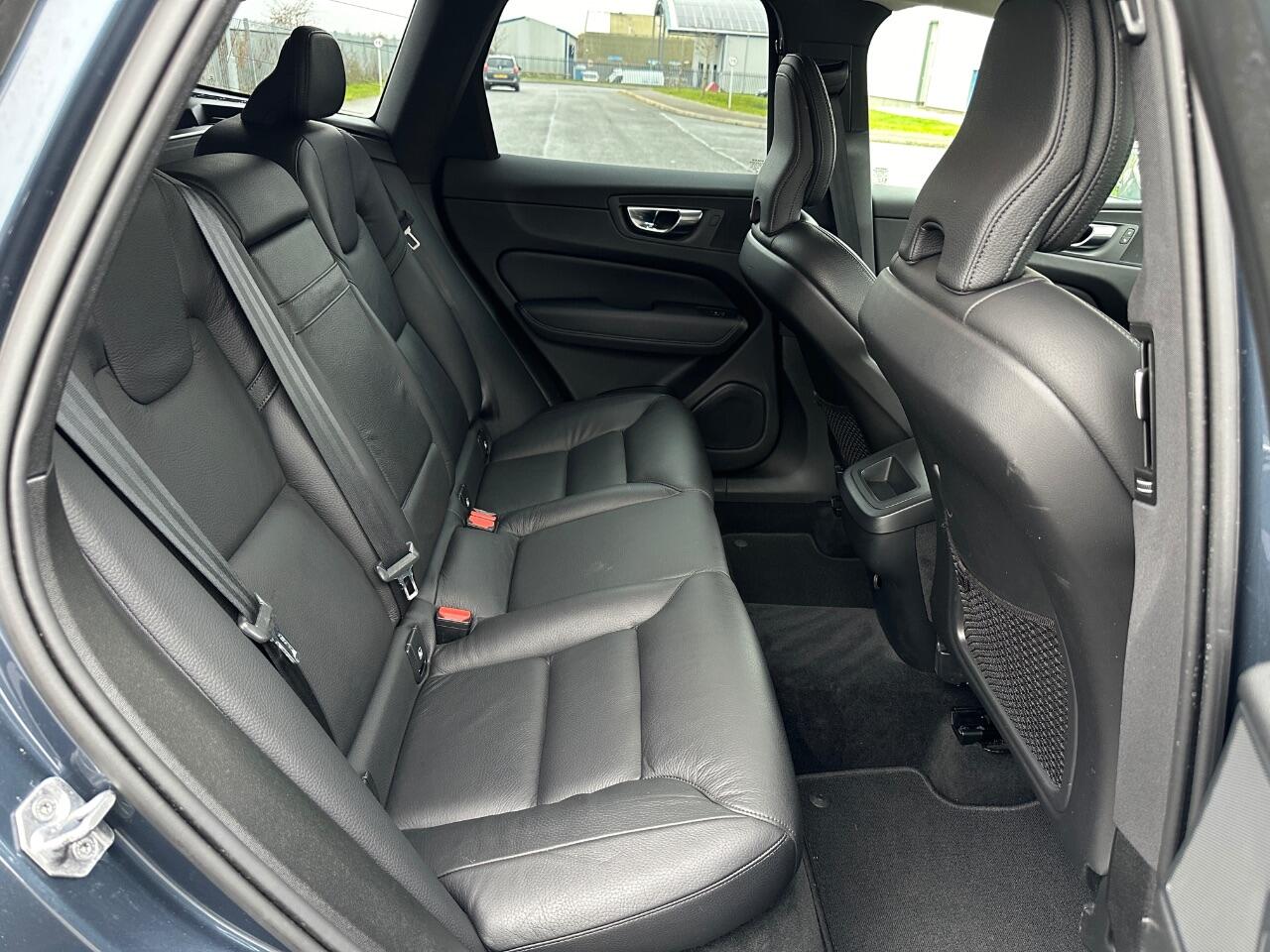 Volvo XC60 view 9
