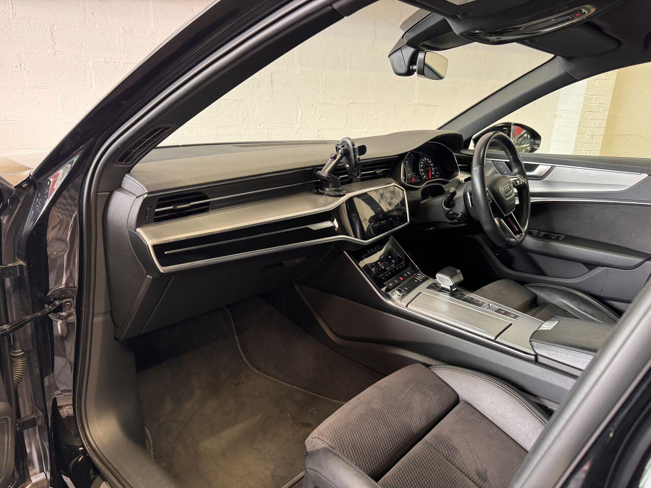 Audi A6 view 64