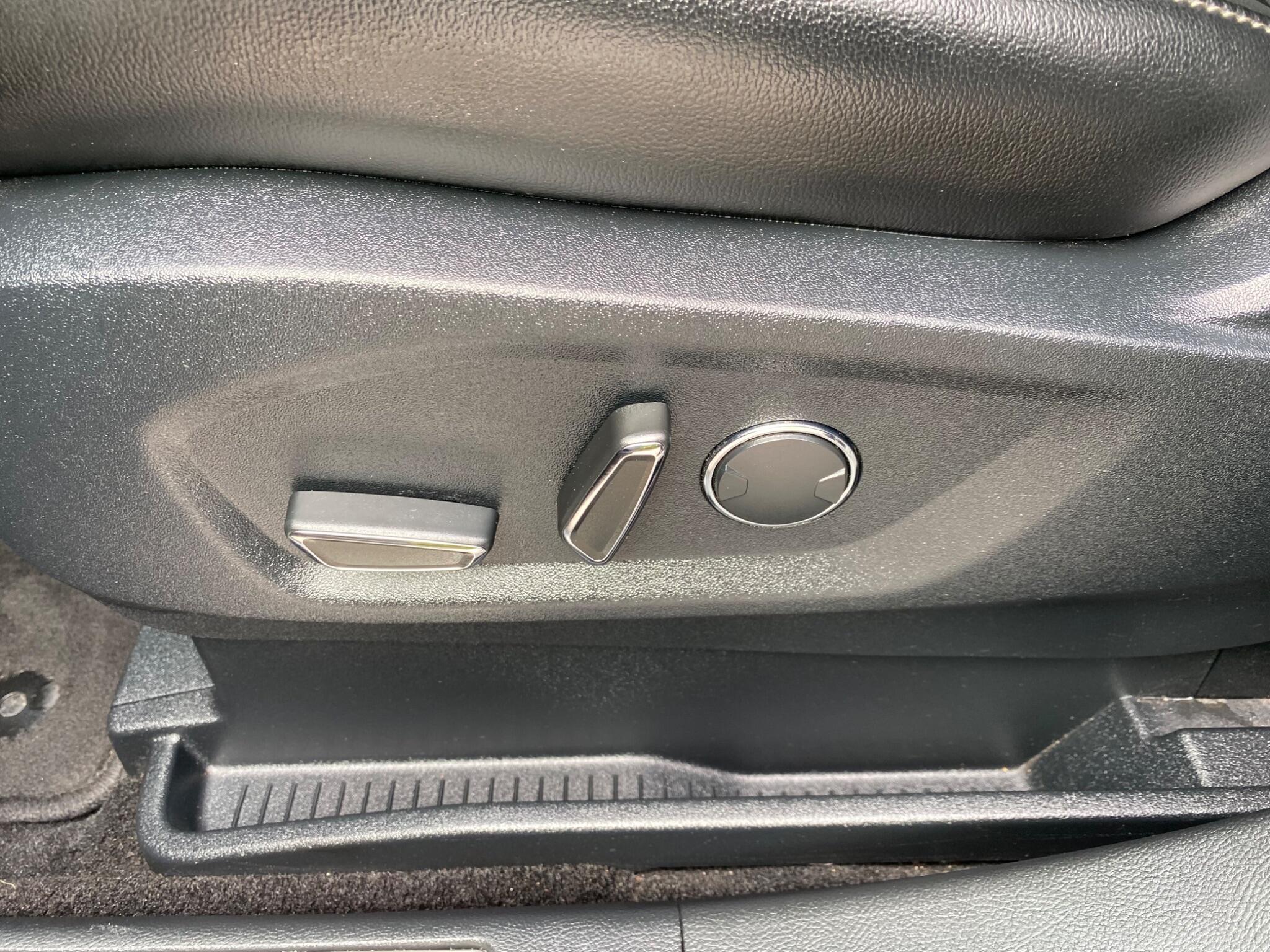 Ford Edge view 23