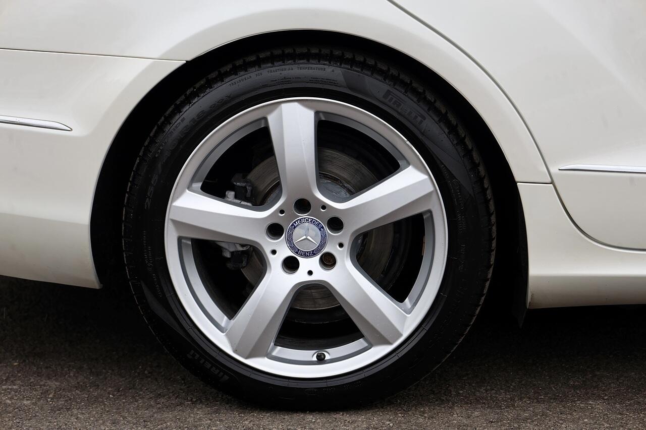 Mercedes-Benz CLS view 35