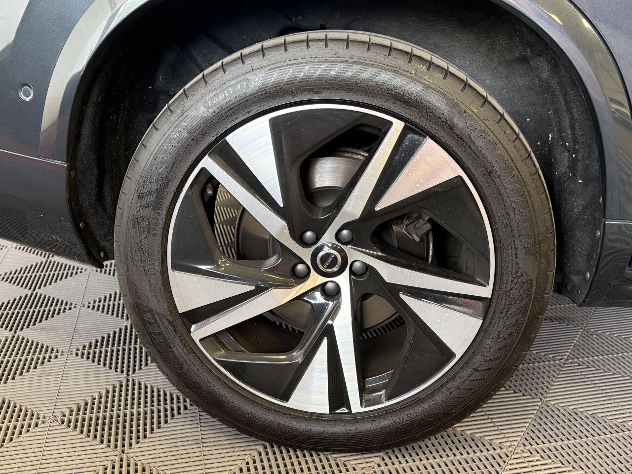 Volvo XC90 view 20