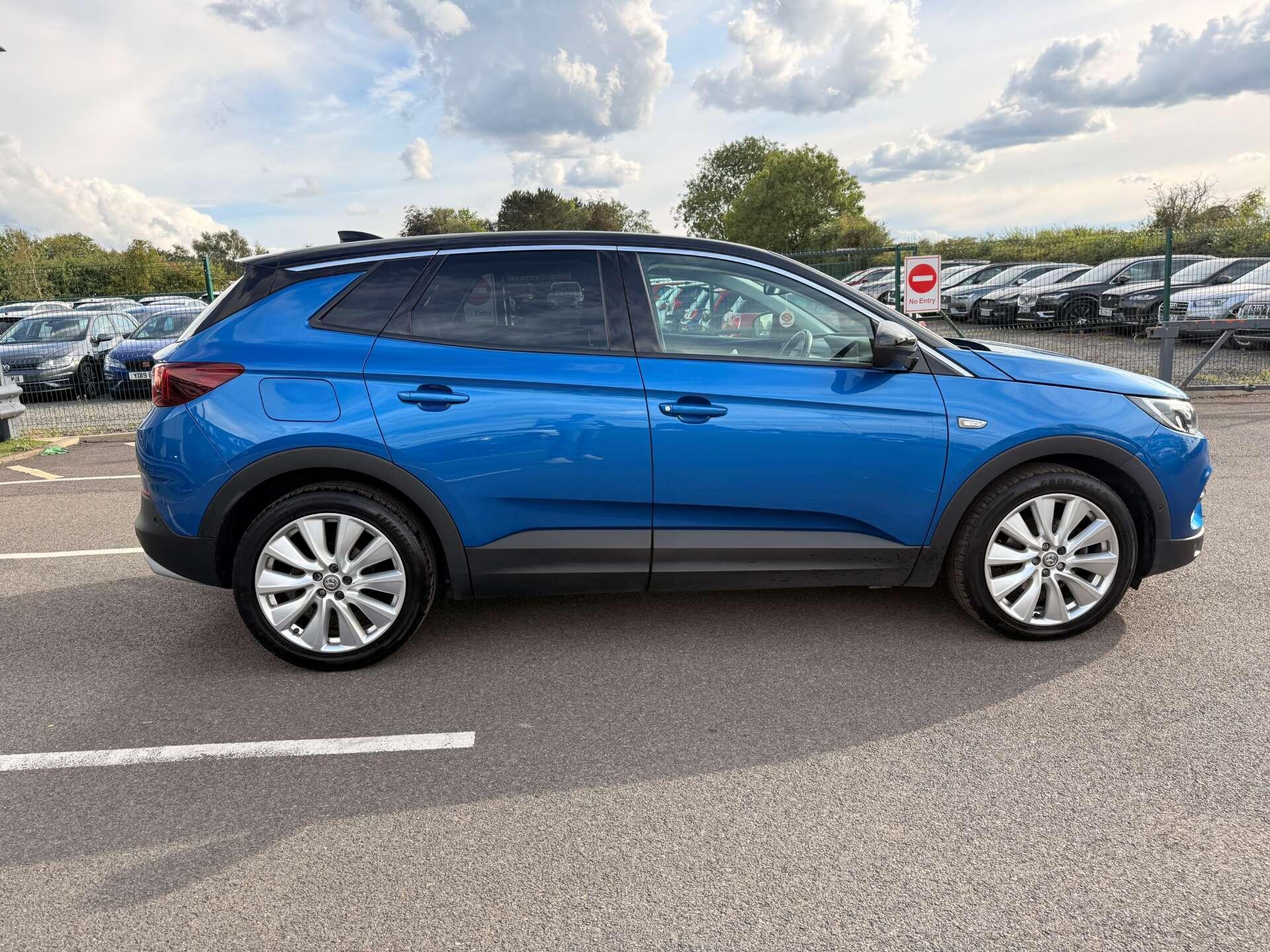 Vauxhall Grandland X view 9