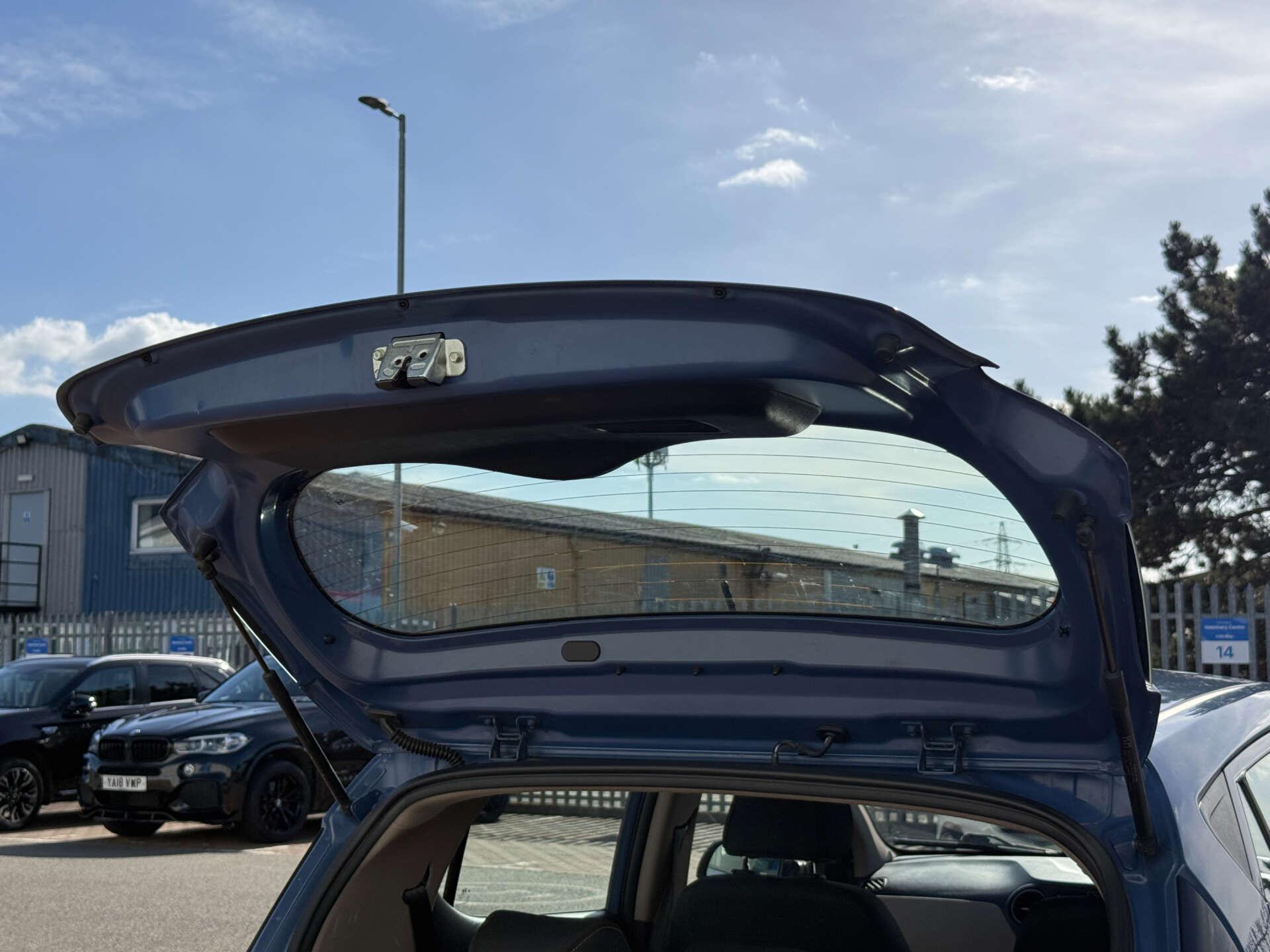 Hyundai I10 view 29
