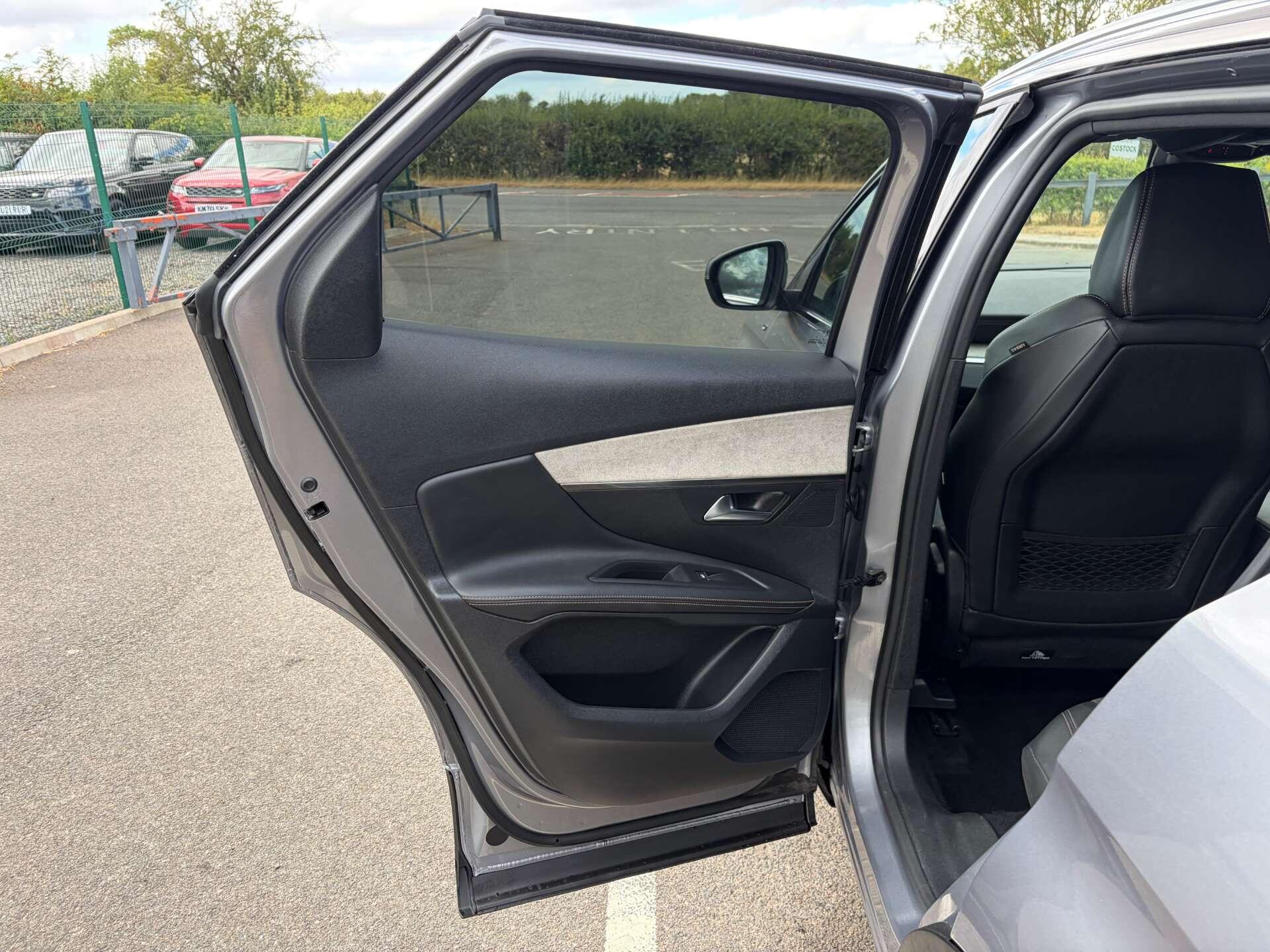 Peugeot 3008 view 19