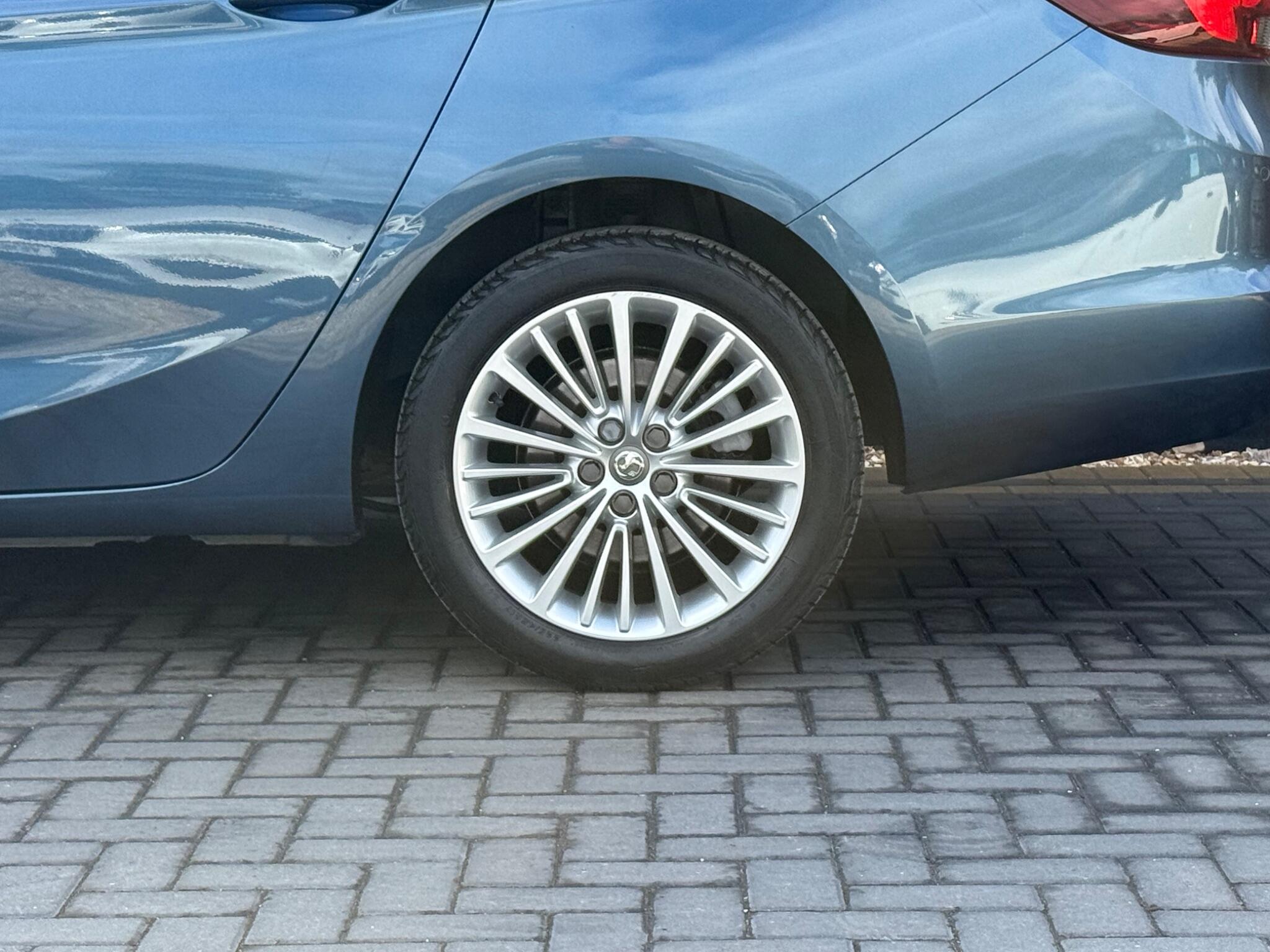 Vauxhall Astra view 13