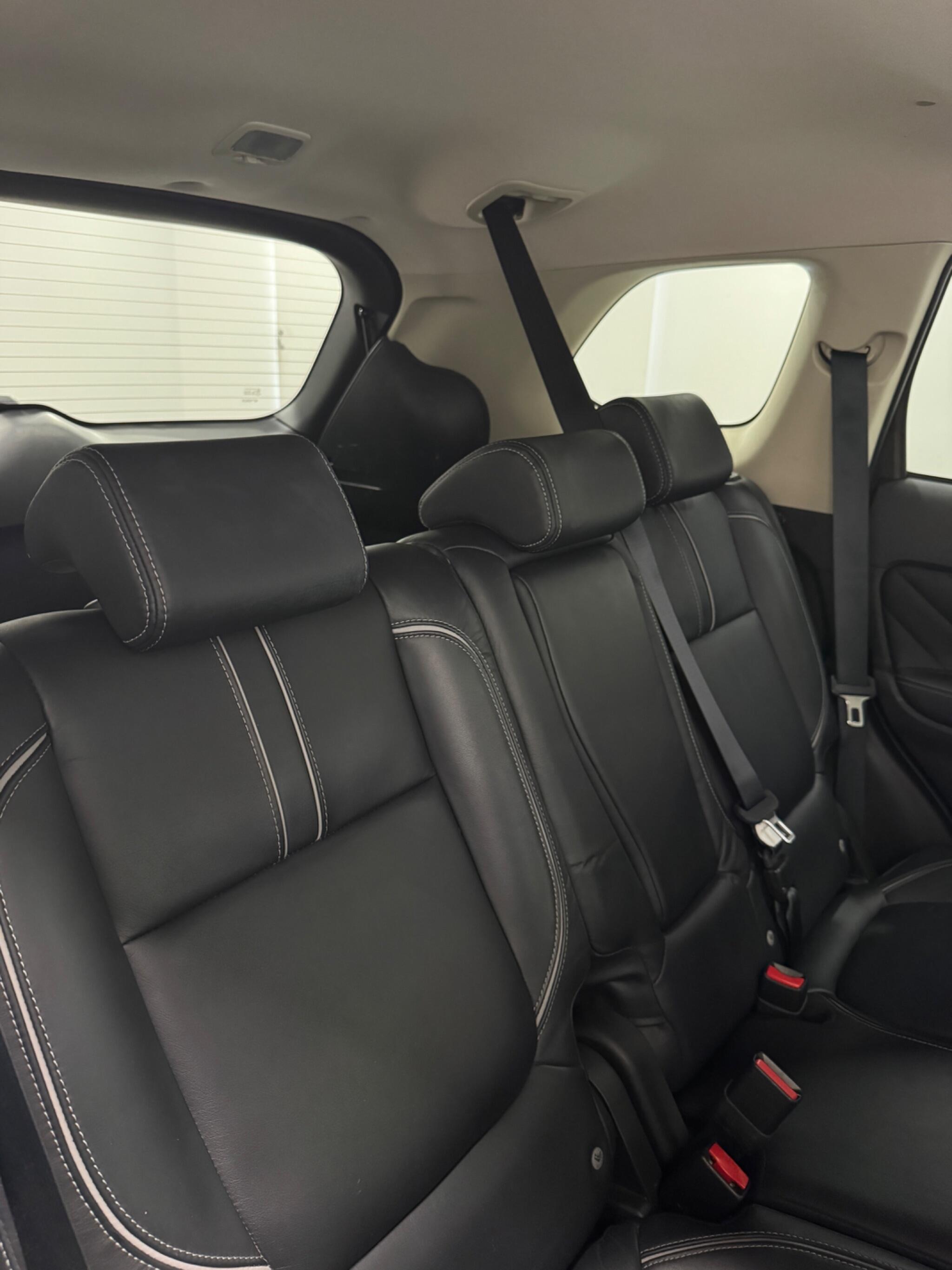 Mitsubishi Outlander view 13
