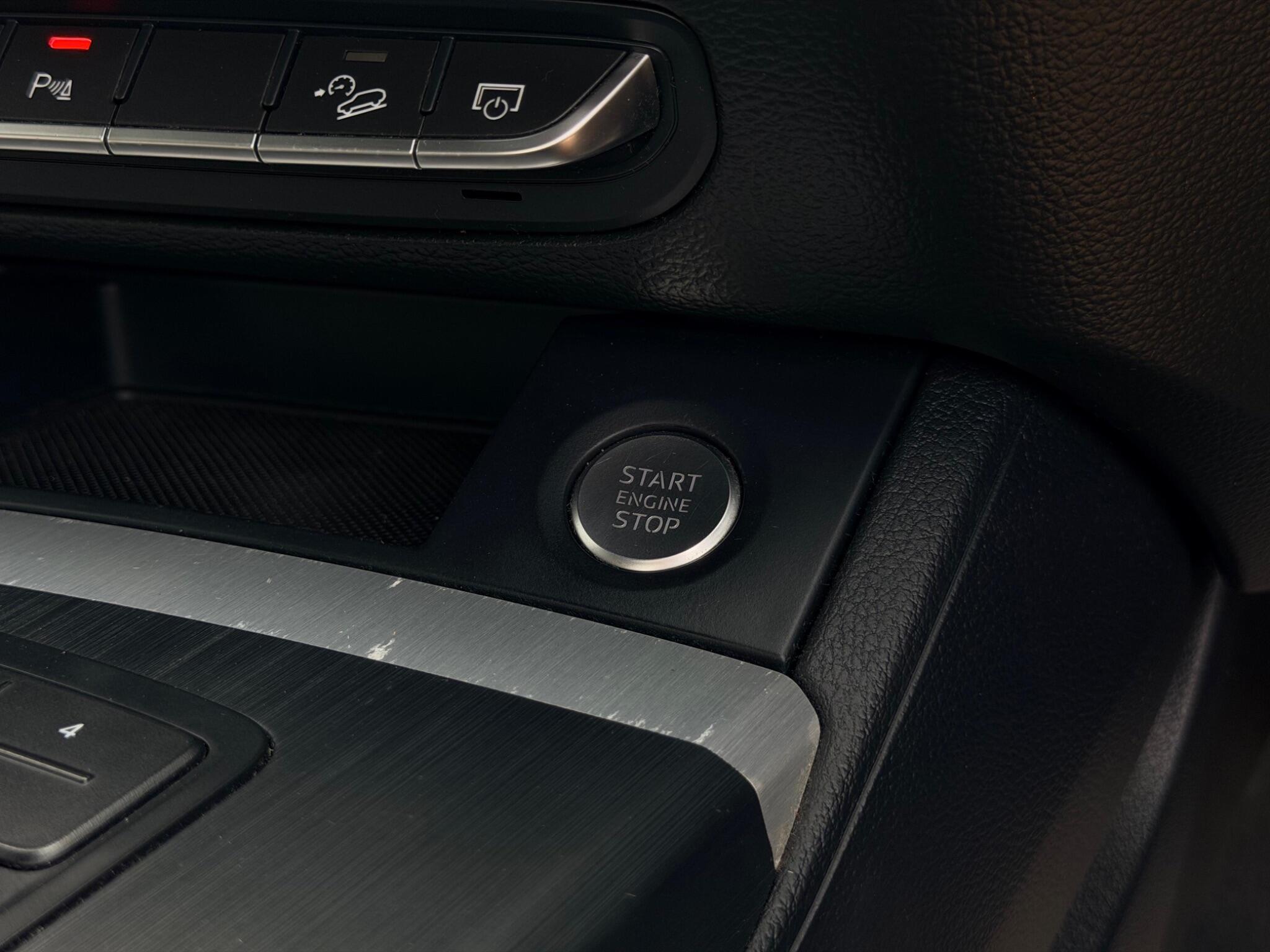 Audi Q5 view 25