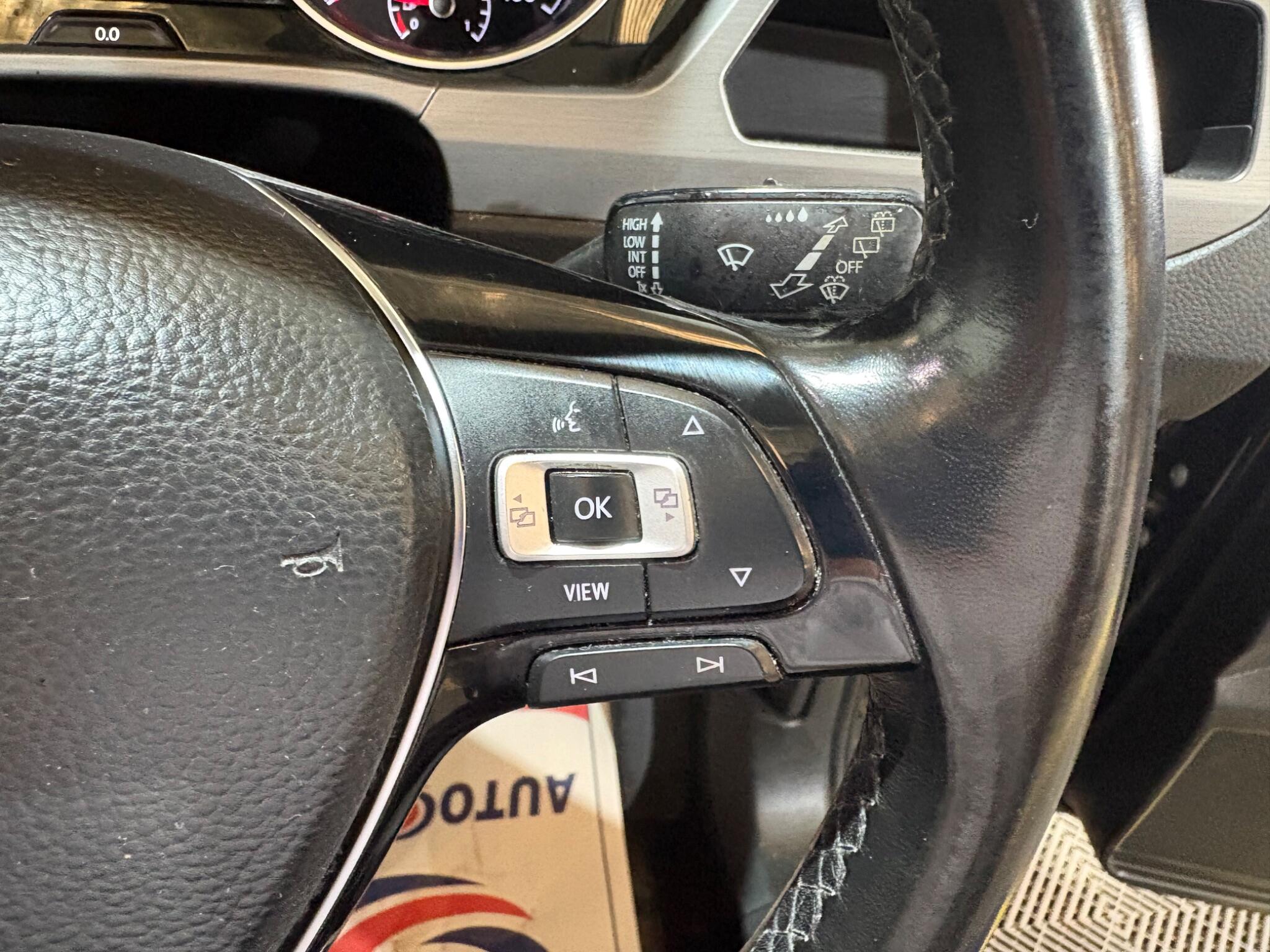 Volkswagen Touran view 36