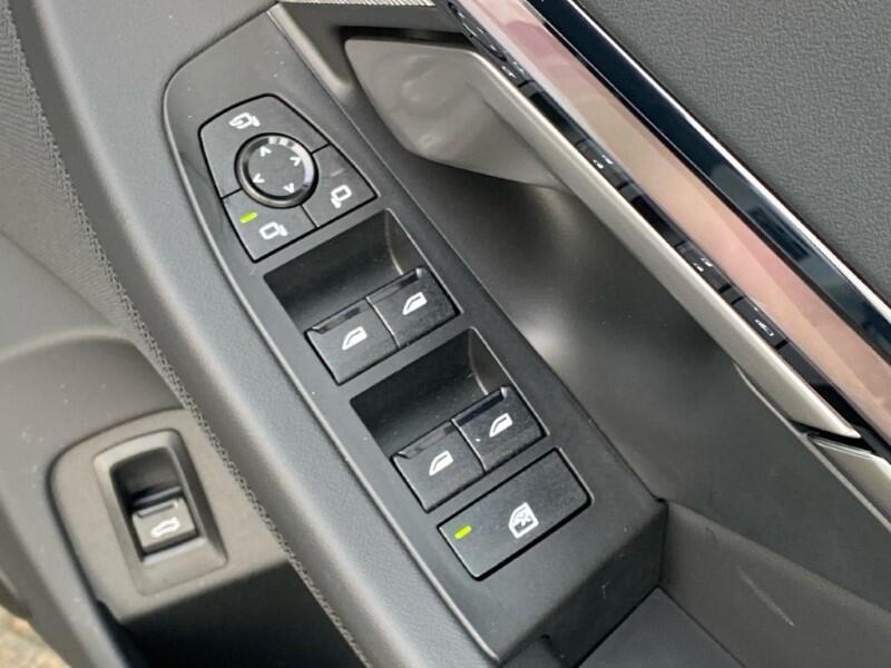 BMW 5 Series view 22