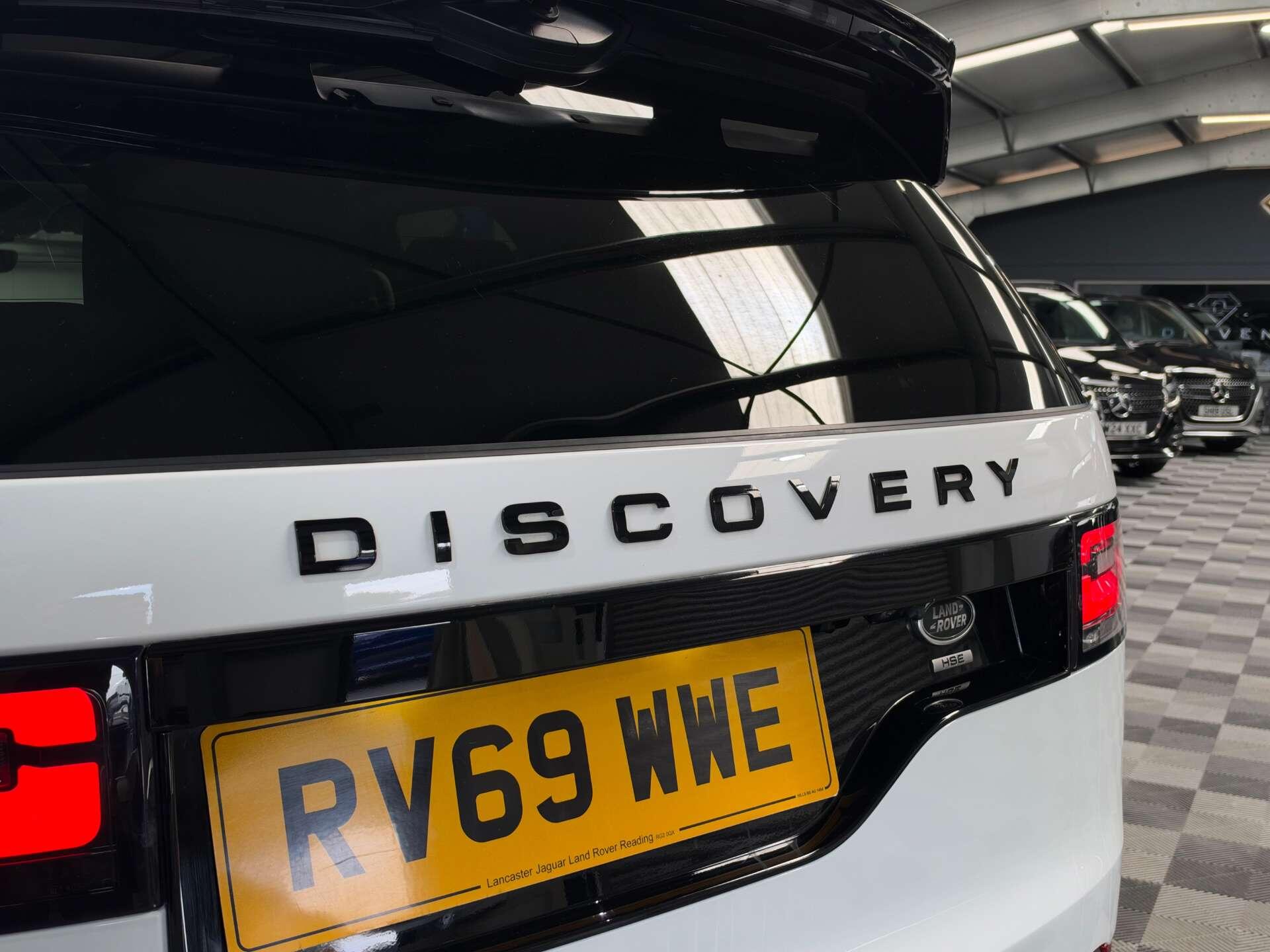Land Rover Discovery view 16