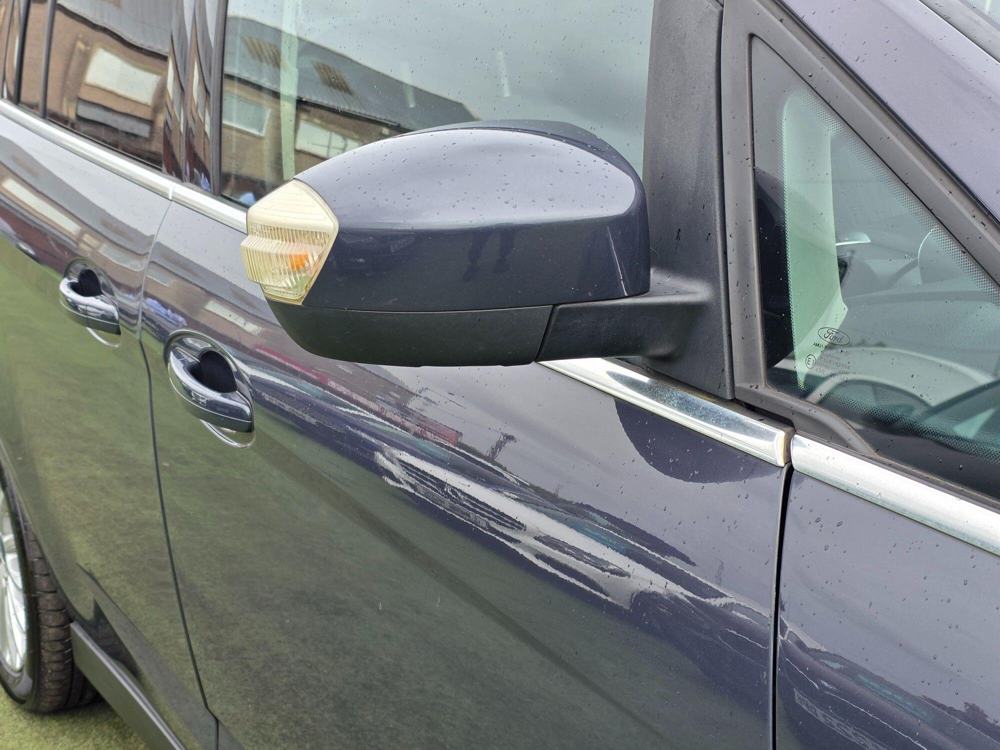 Ford Grand C-Max view 24
