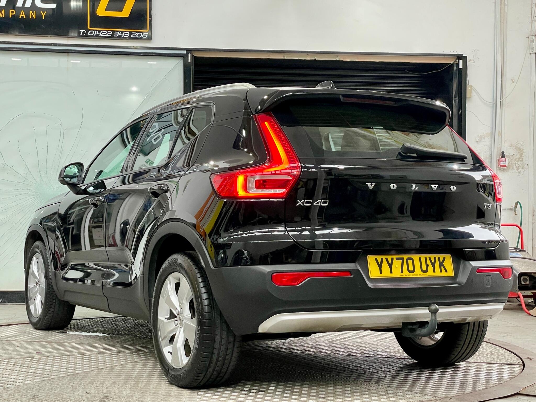 Volvo XC40 view 5