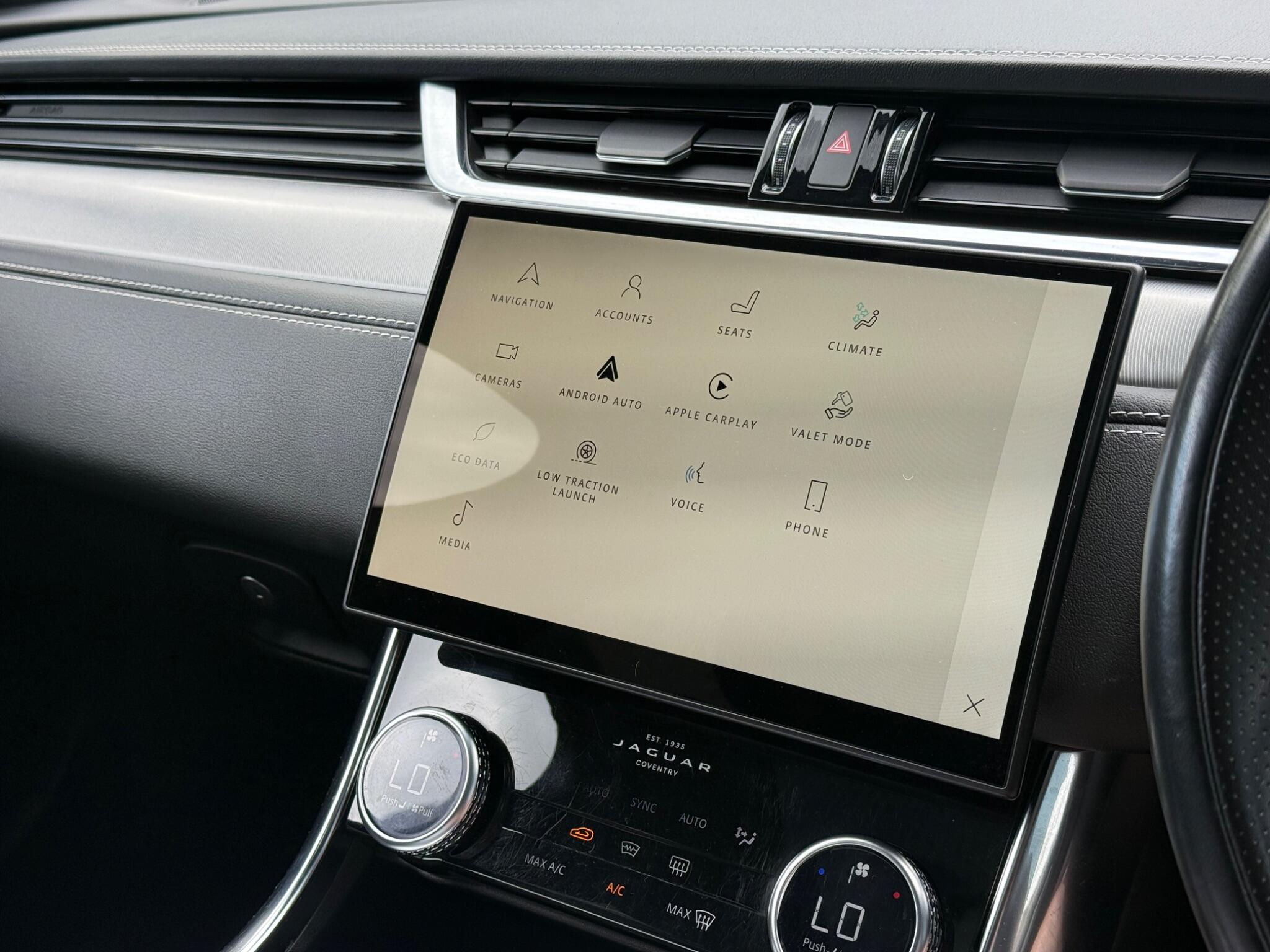 Jaguar XF view 25