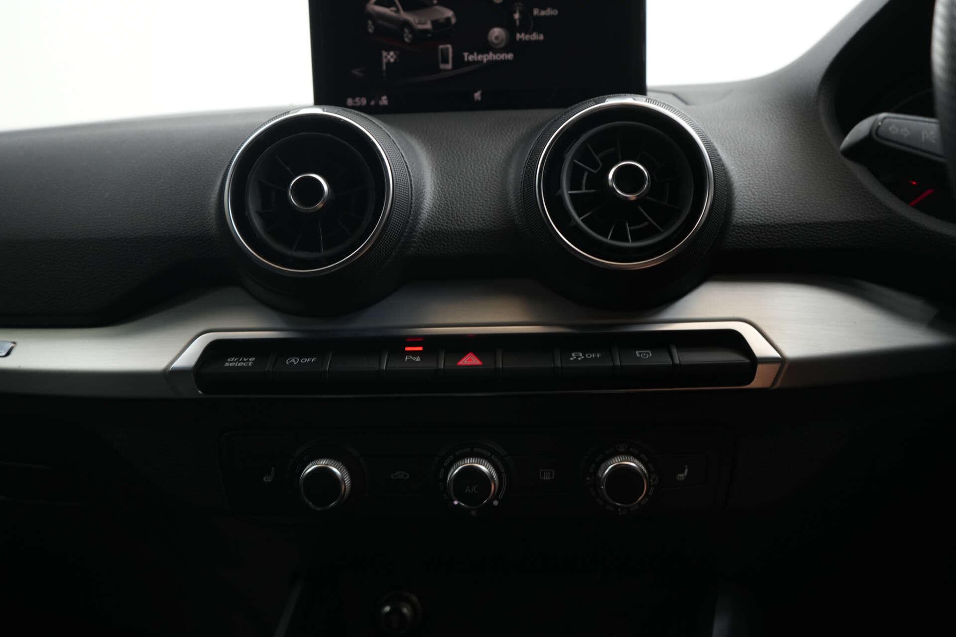 Audi Q2 view 34