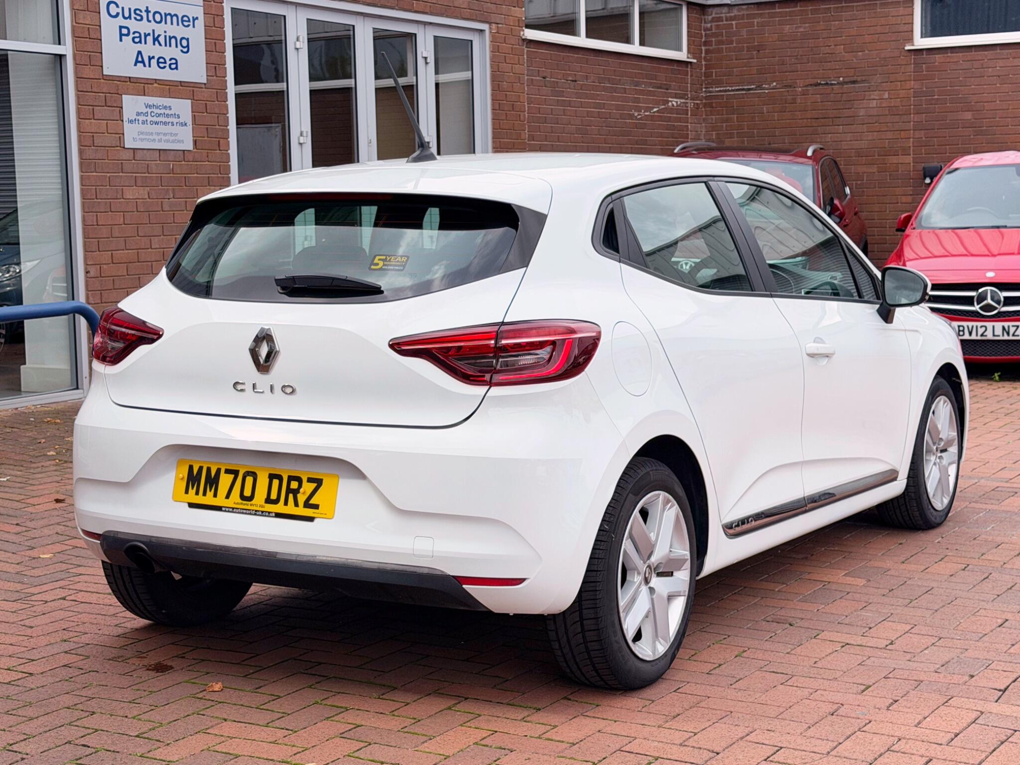Renault Clio view 21