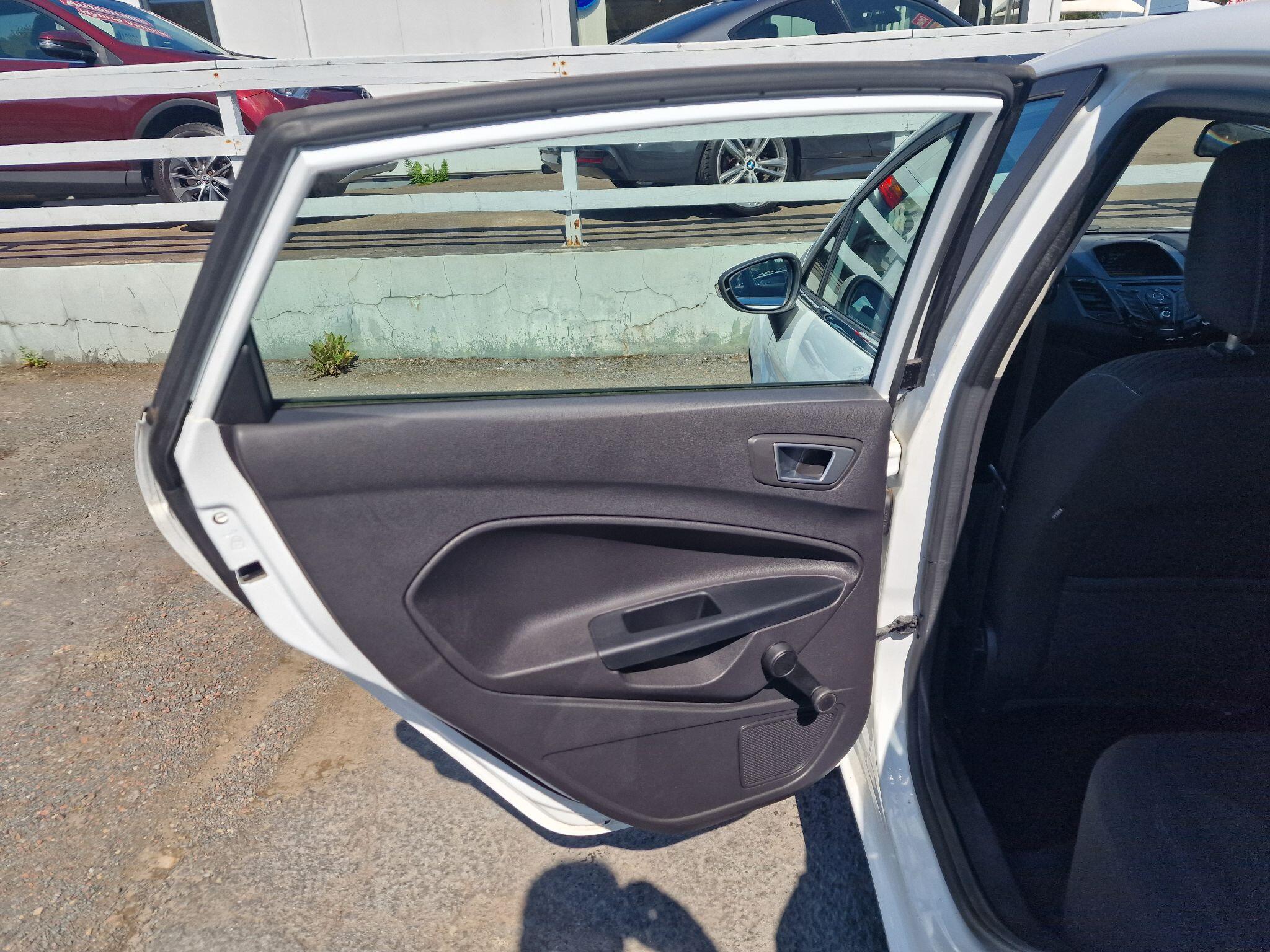 Ford Fiesta view 45
