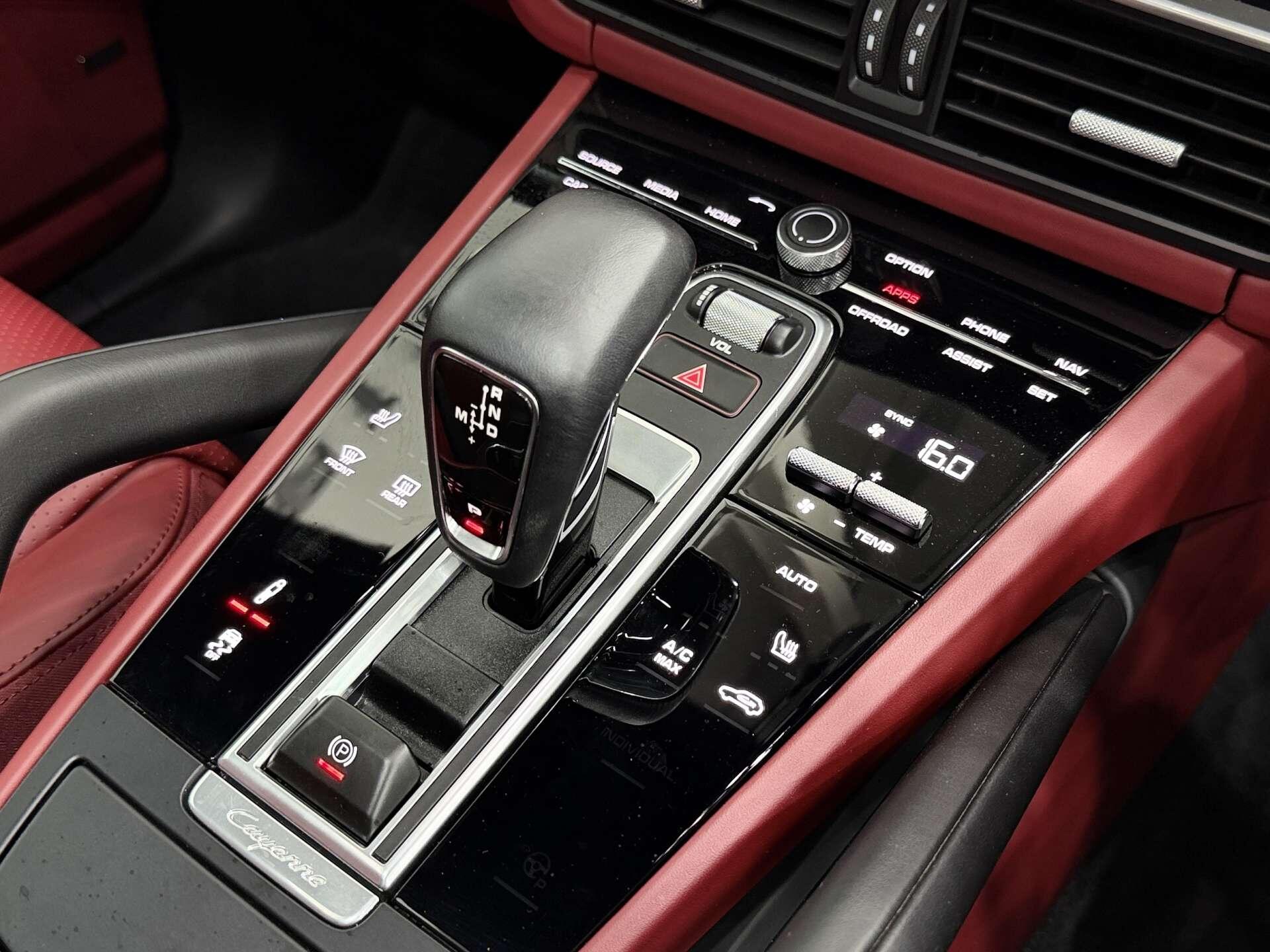 Porsche Cayenne view 55