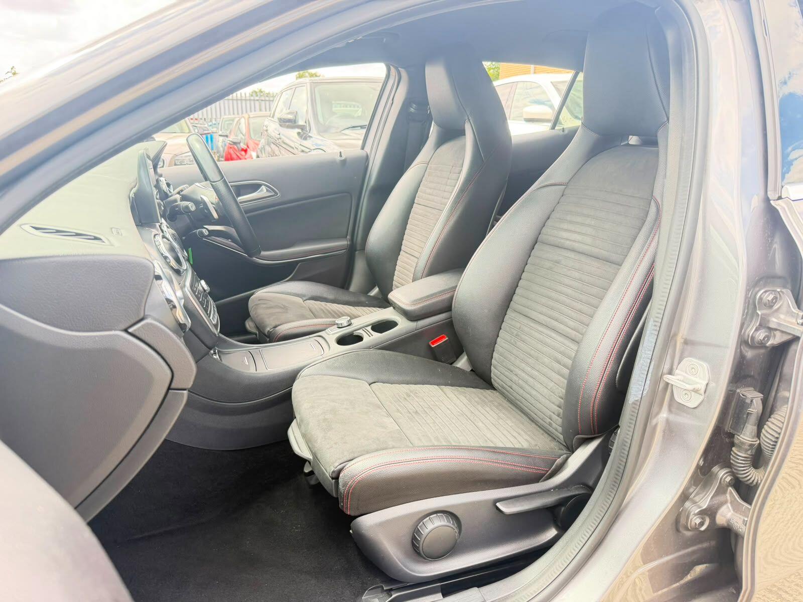 Mercedes-Benz Gla view 30