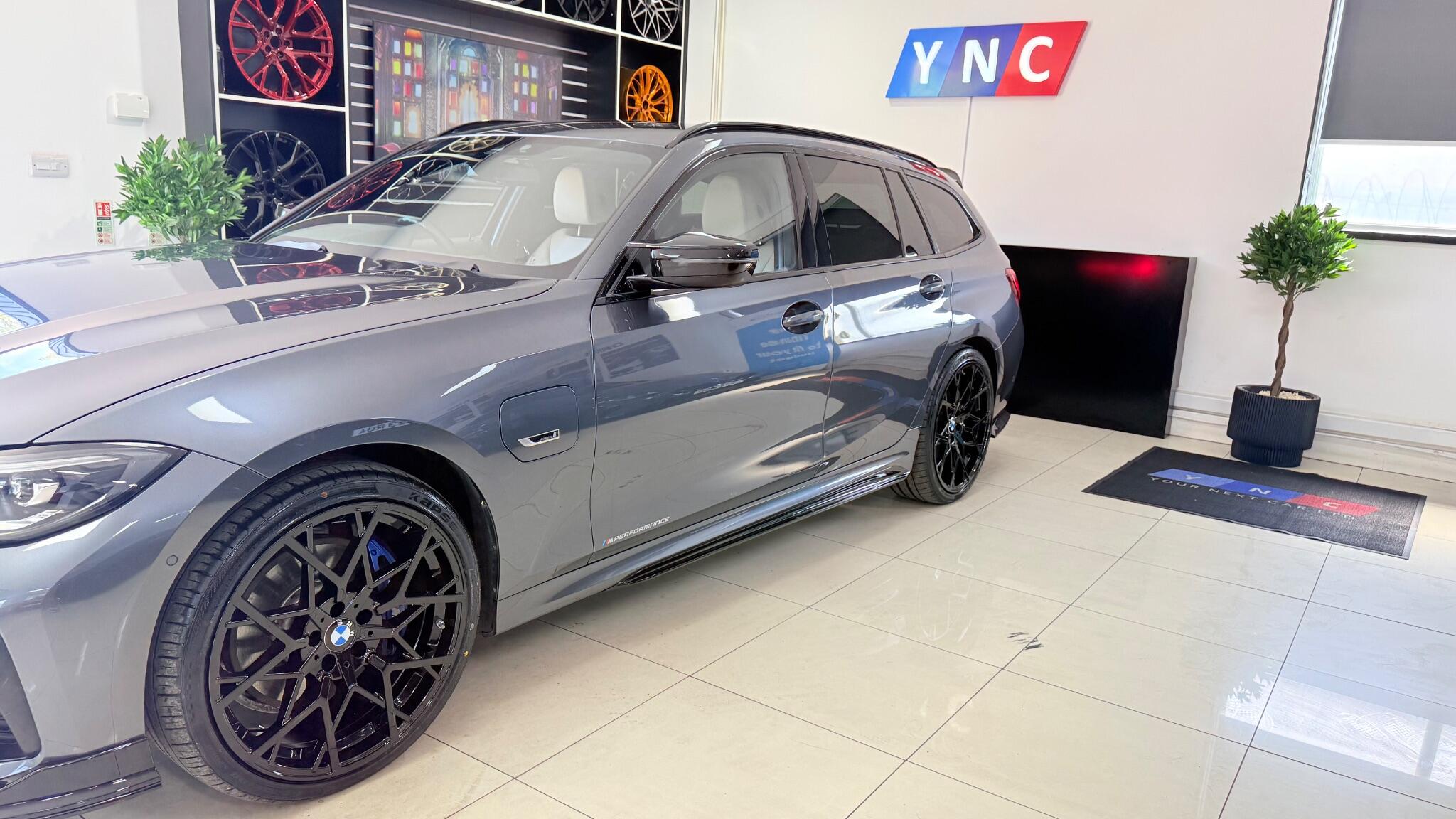 BMW 3 Series view 20