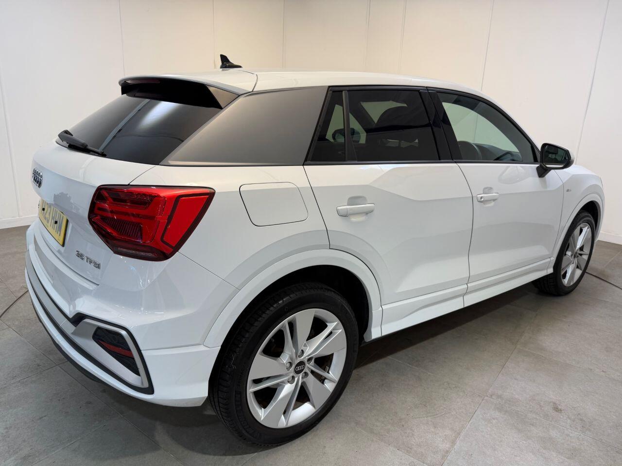 Audi Q2 view 6