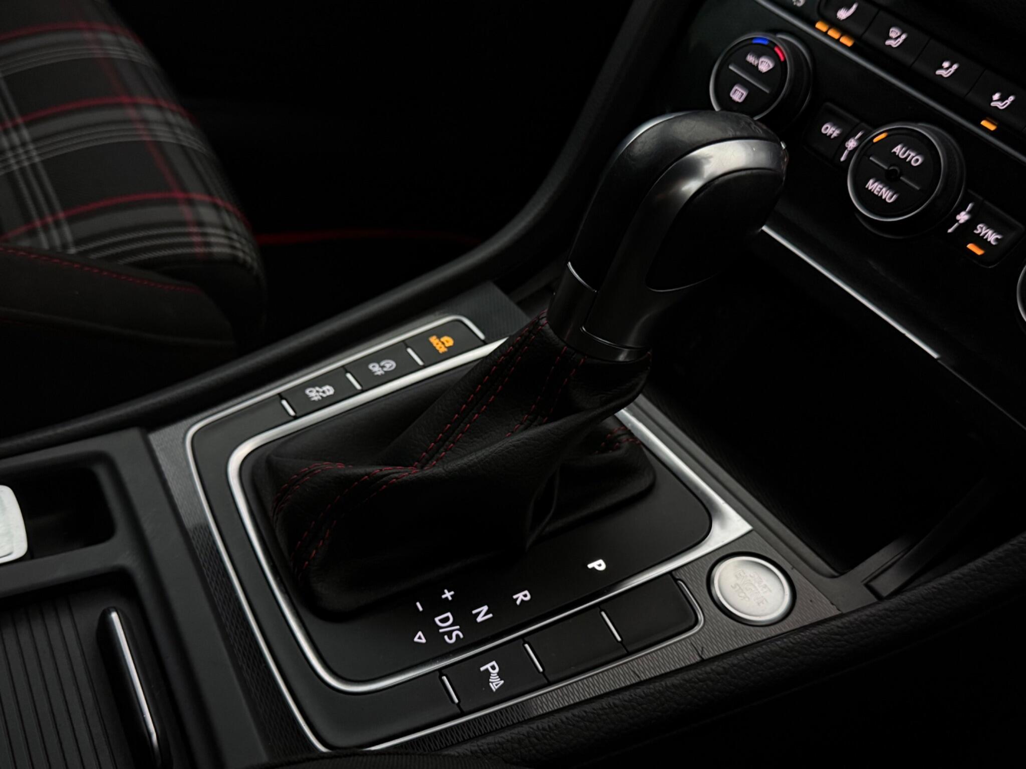 Volkswagen Golf view 22
