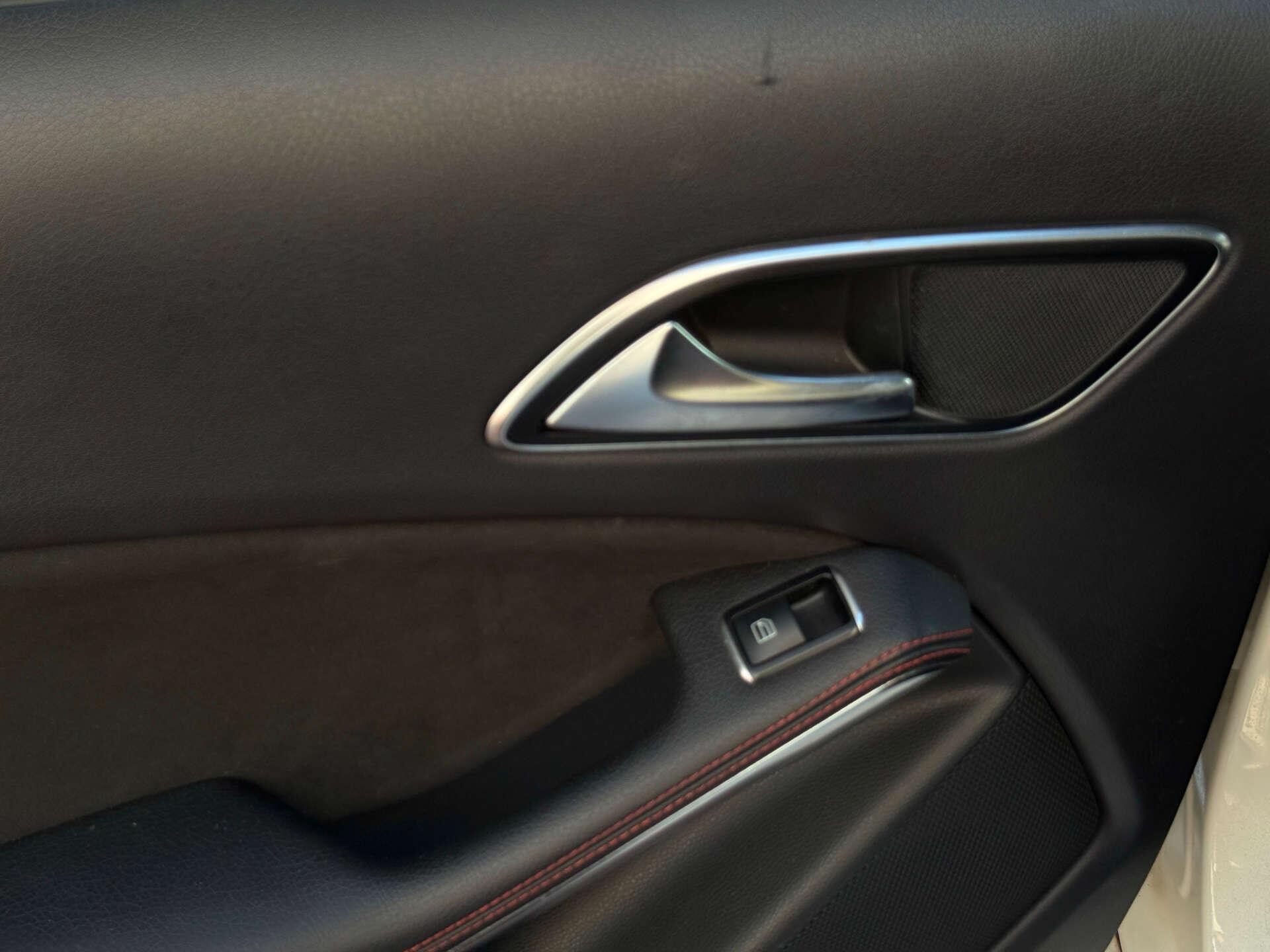 Mercedes-Benz Cla view 37