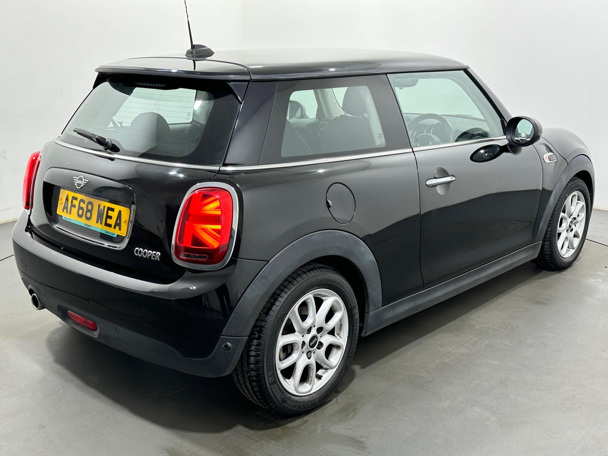 Mini Cooper view 46