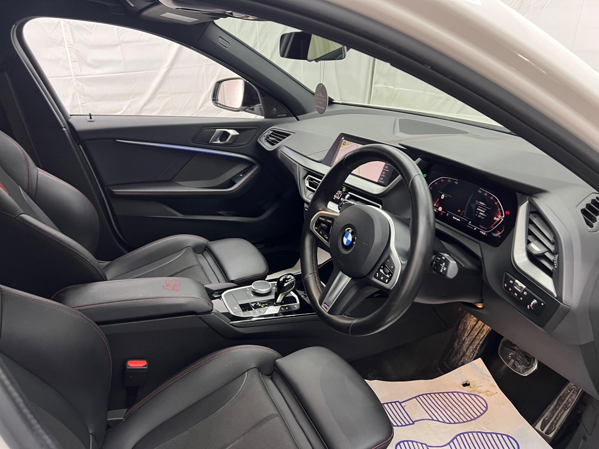 BMW 1 Series view 13