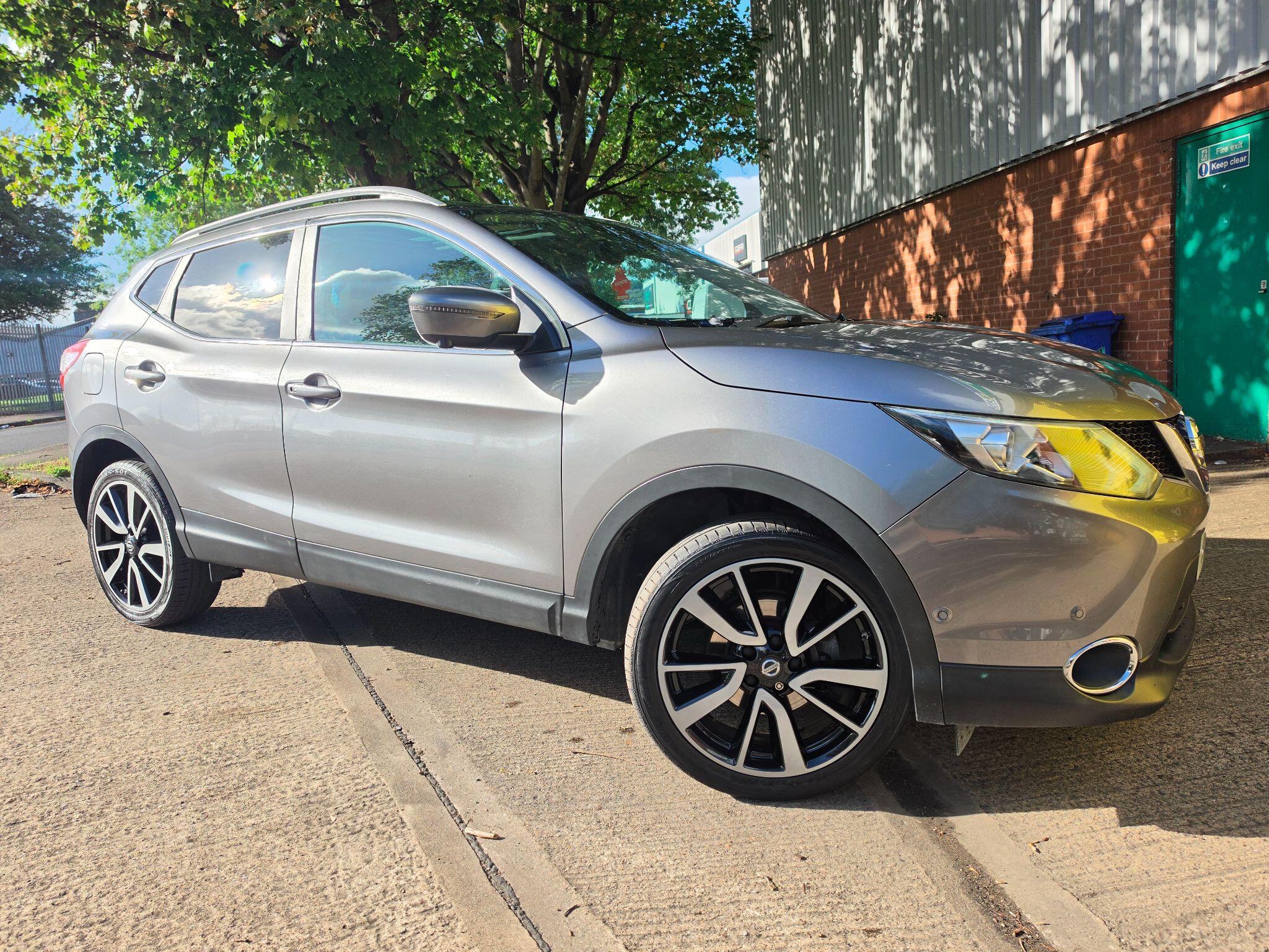 2016 Nissan Qashqai in Grey for sale