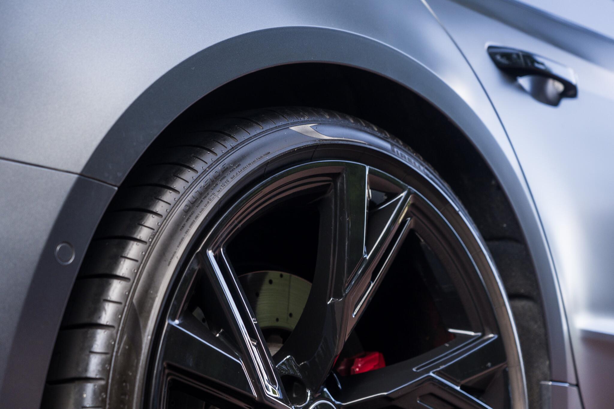 Audi RS7 view 8