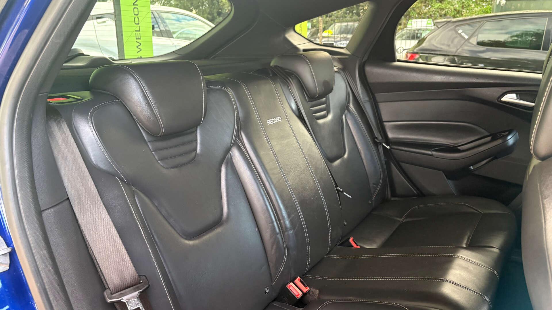 Ford Focus view 13