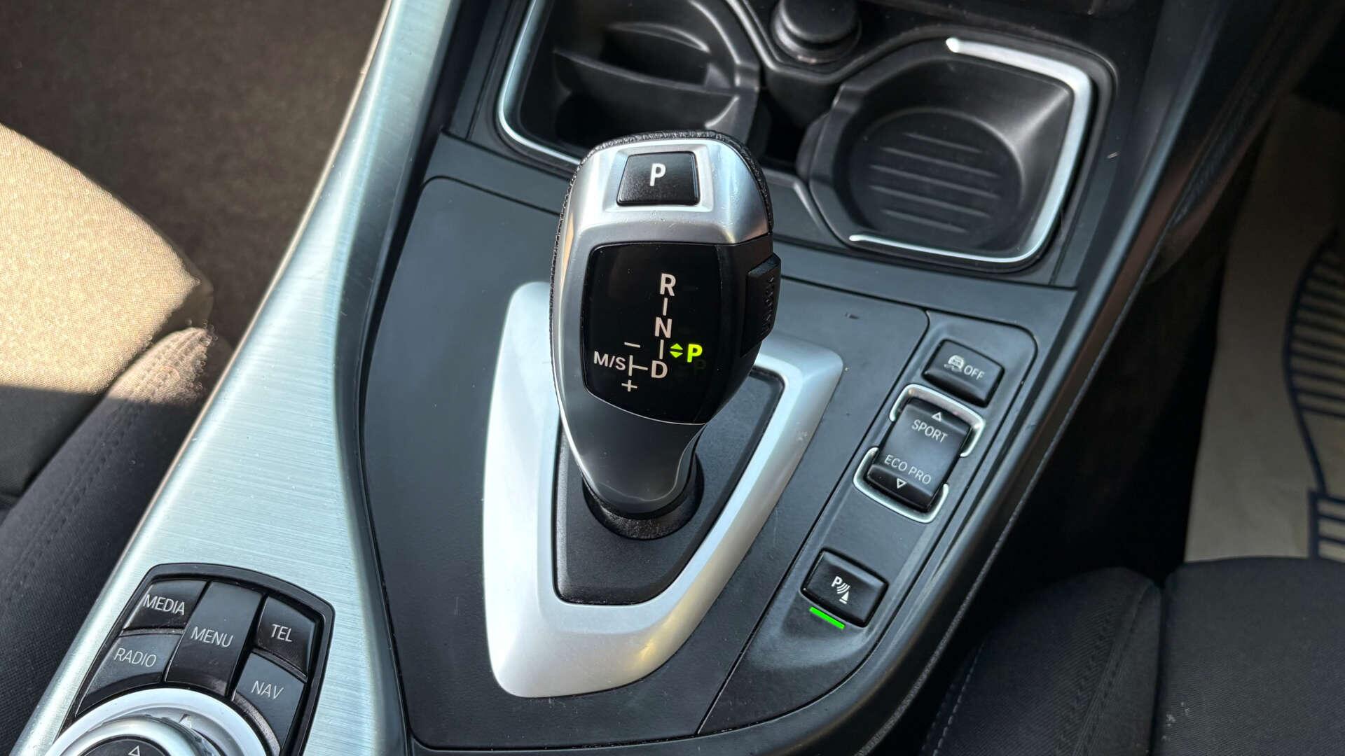 BMW 1 Series view 33