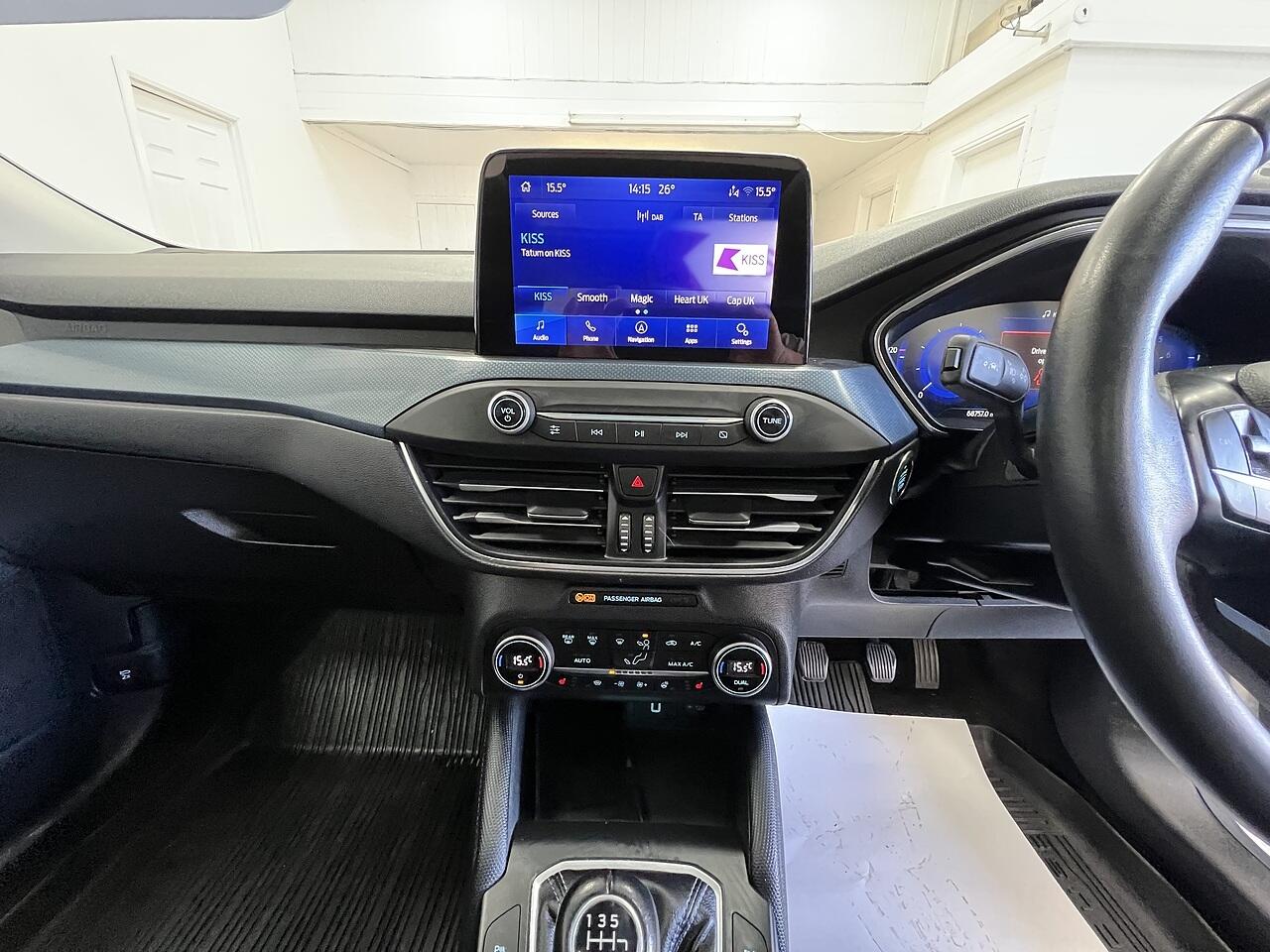 Ford Focus view 13